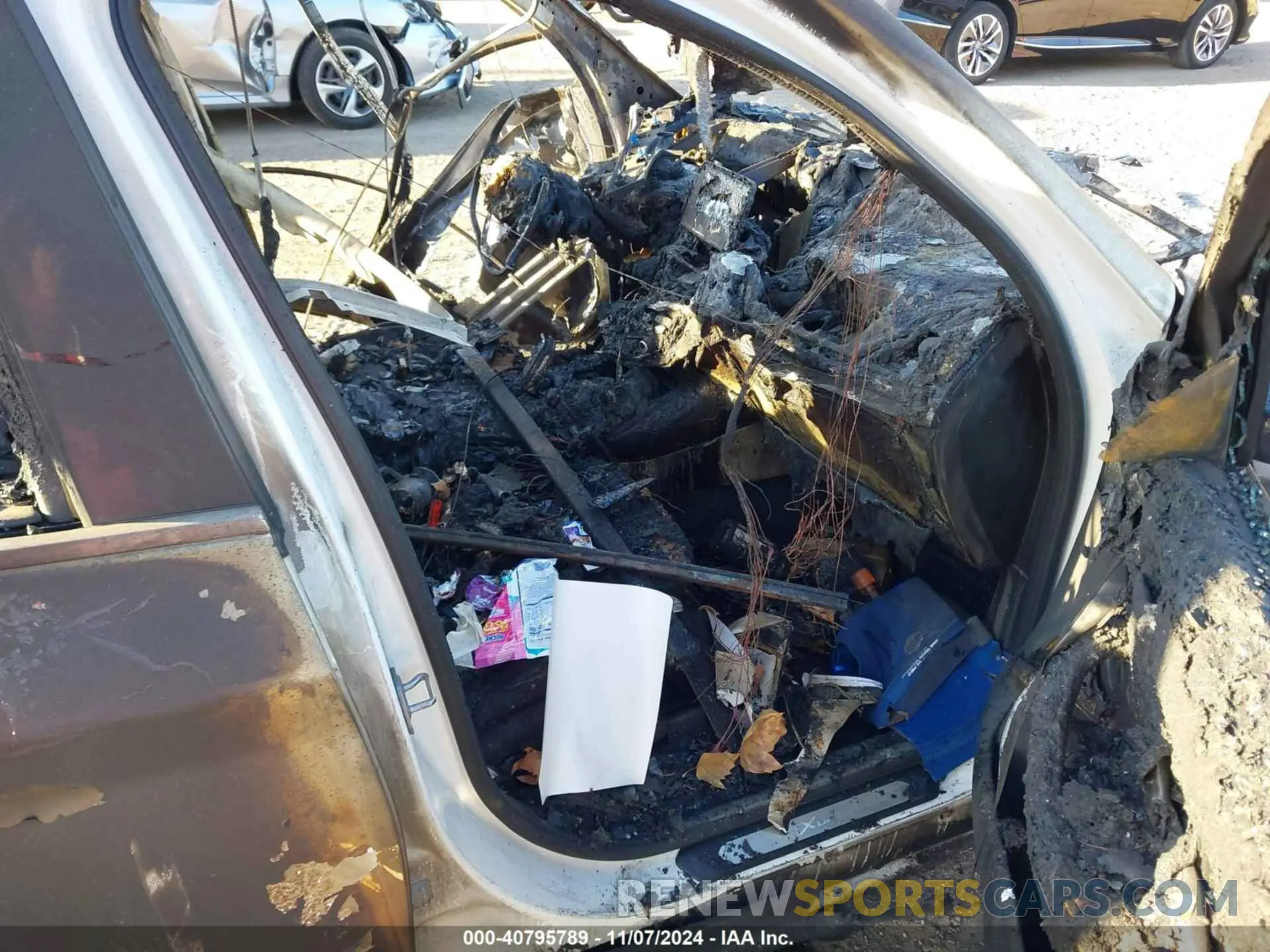 5 Photograph of a damaged car 5UXTY5C03L9B04224 BMW X3 2020