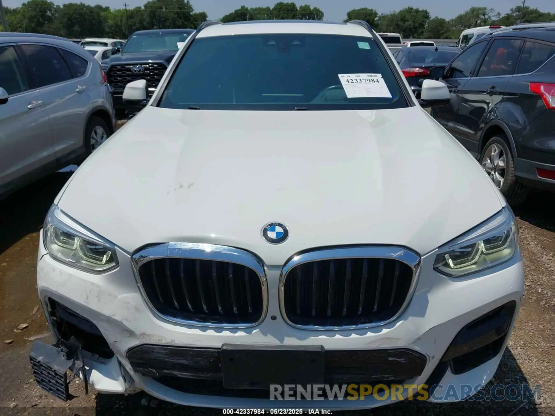 11 Photograph of a damaged car 5UXTY5C03L9B70109 BMW X3 2020