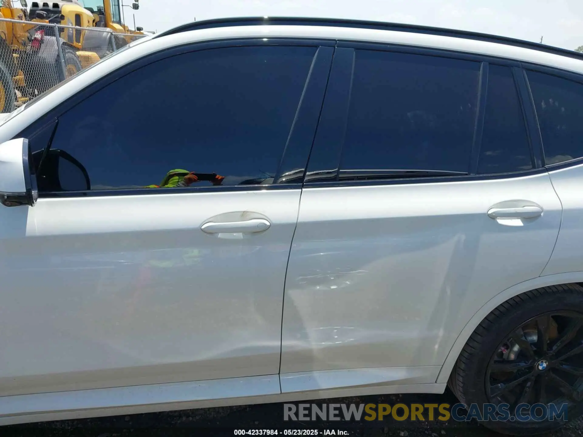 13 Photograph of a damaged car 5UXTY5C03L9B70109 BMW X3 2020