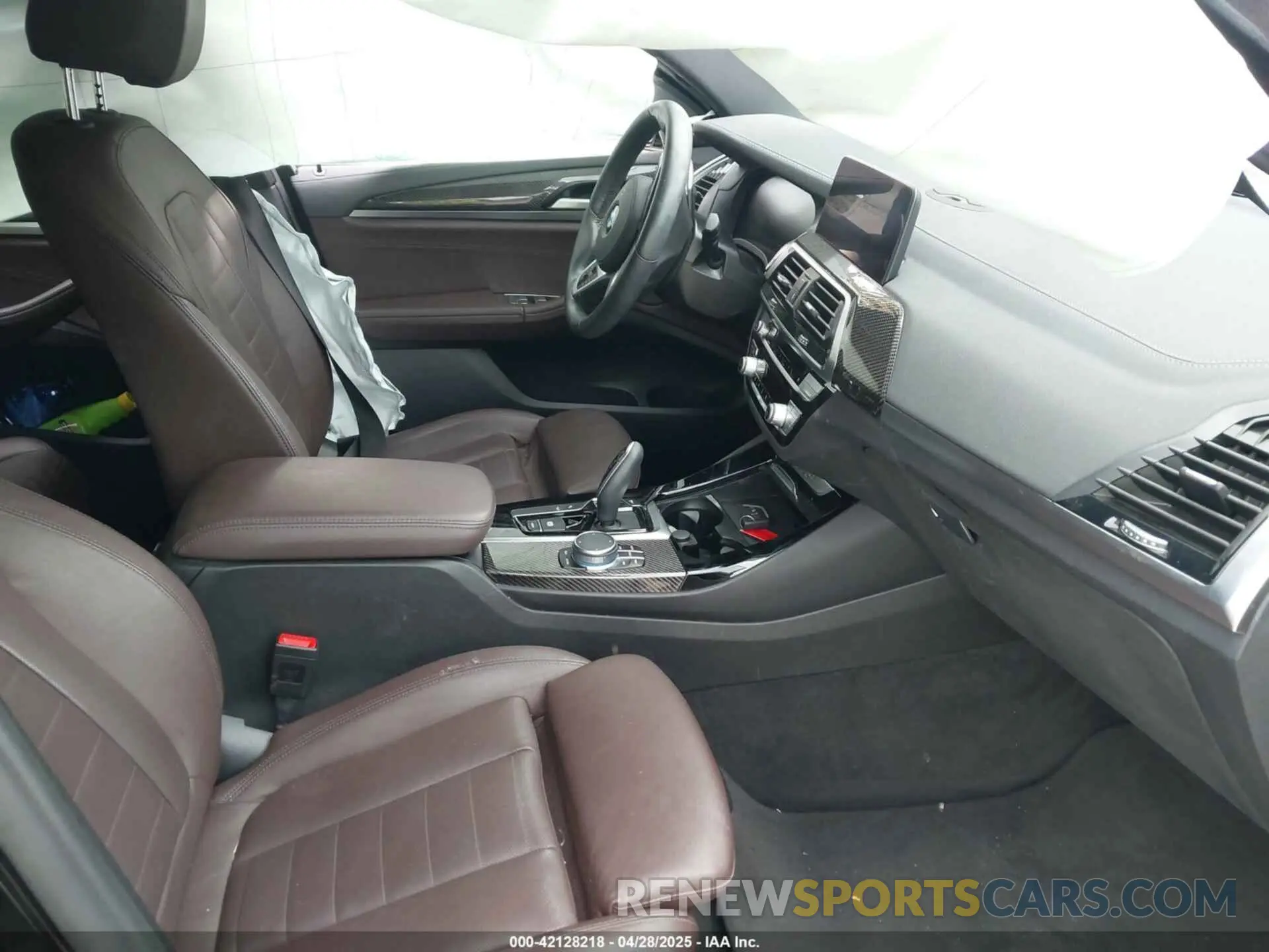 5 Photograph of a damaged car 5UXTY5C03L9D36838 BMW X3 2020