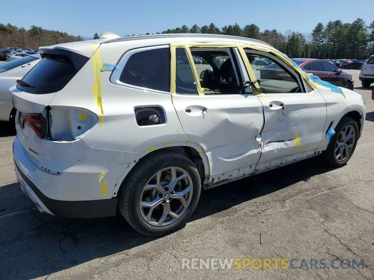3 Photograph of a damaged car 5UXTY5C03LLT35172 BMW X3 2020