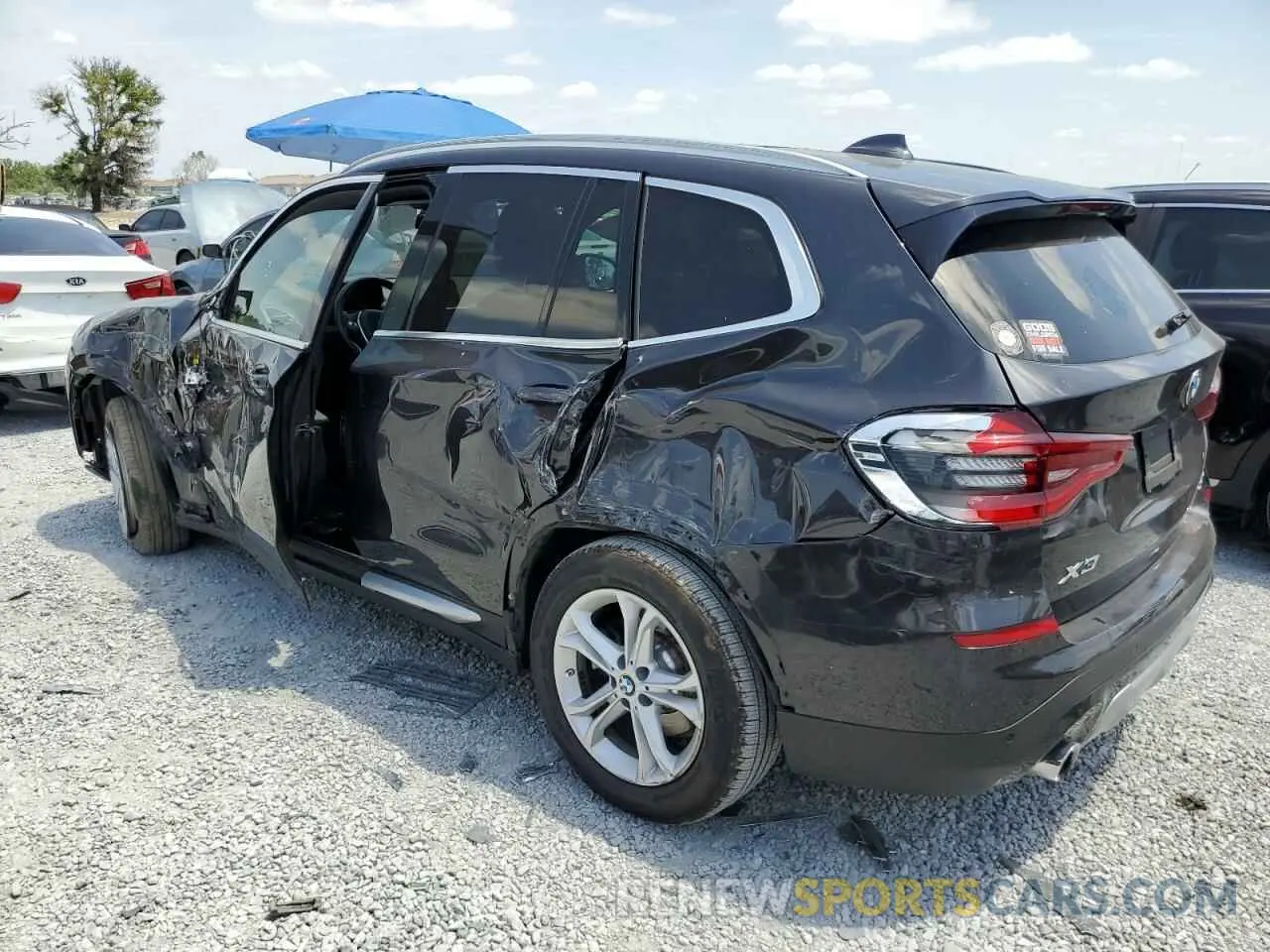 2 Photograph of a damaged car 5UXTY5C03LLT37004 BMW X3 2020