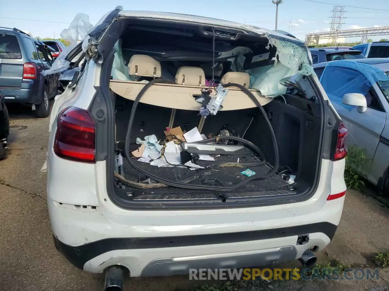 6 Photograph of a damaged car 5UXTY5C04L9B04359 BMW X3 2020