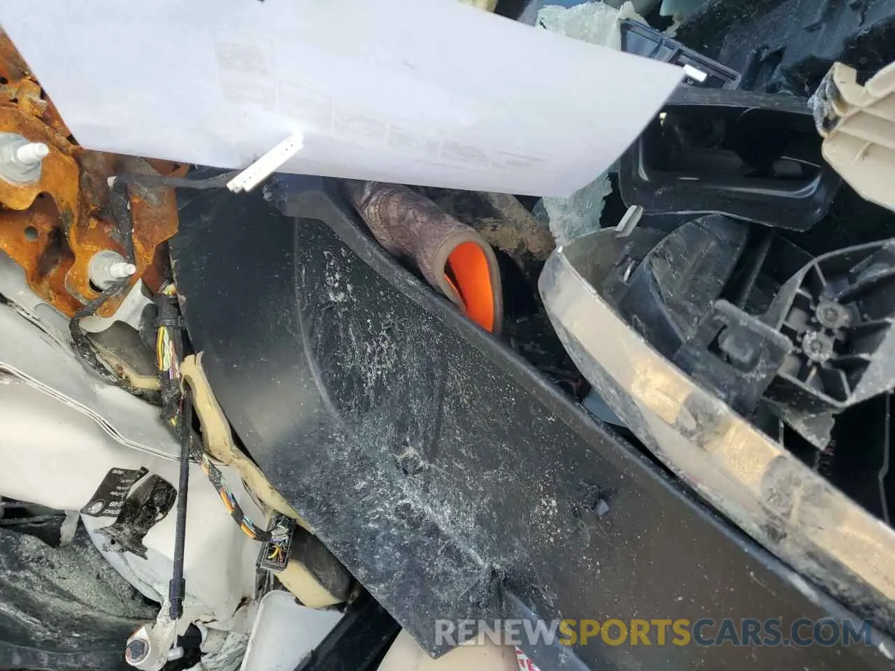 9 Photograph of a damaged car 5UXTY5C04L9B04359 BMW X3 2020