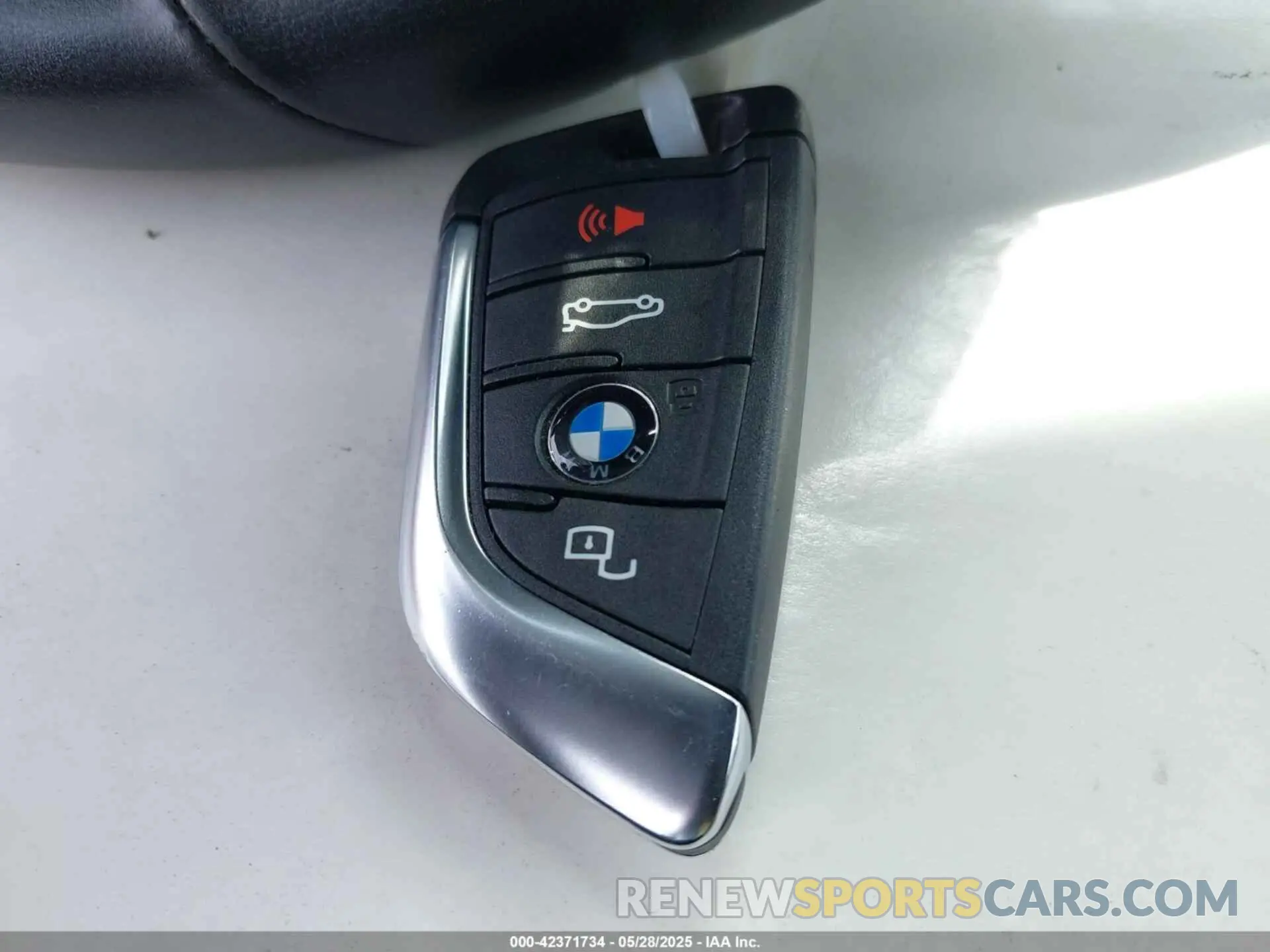 11 Photograph of a damaged car 5UXTY5C04L9C48154 BMW X3 2020
