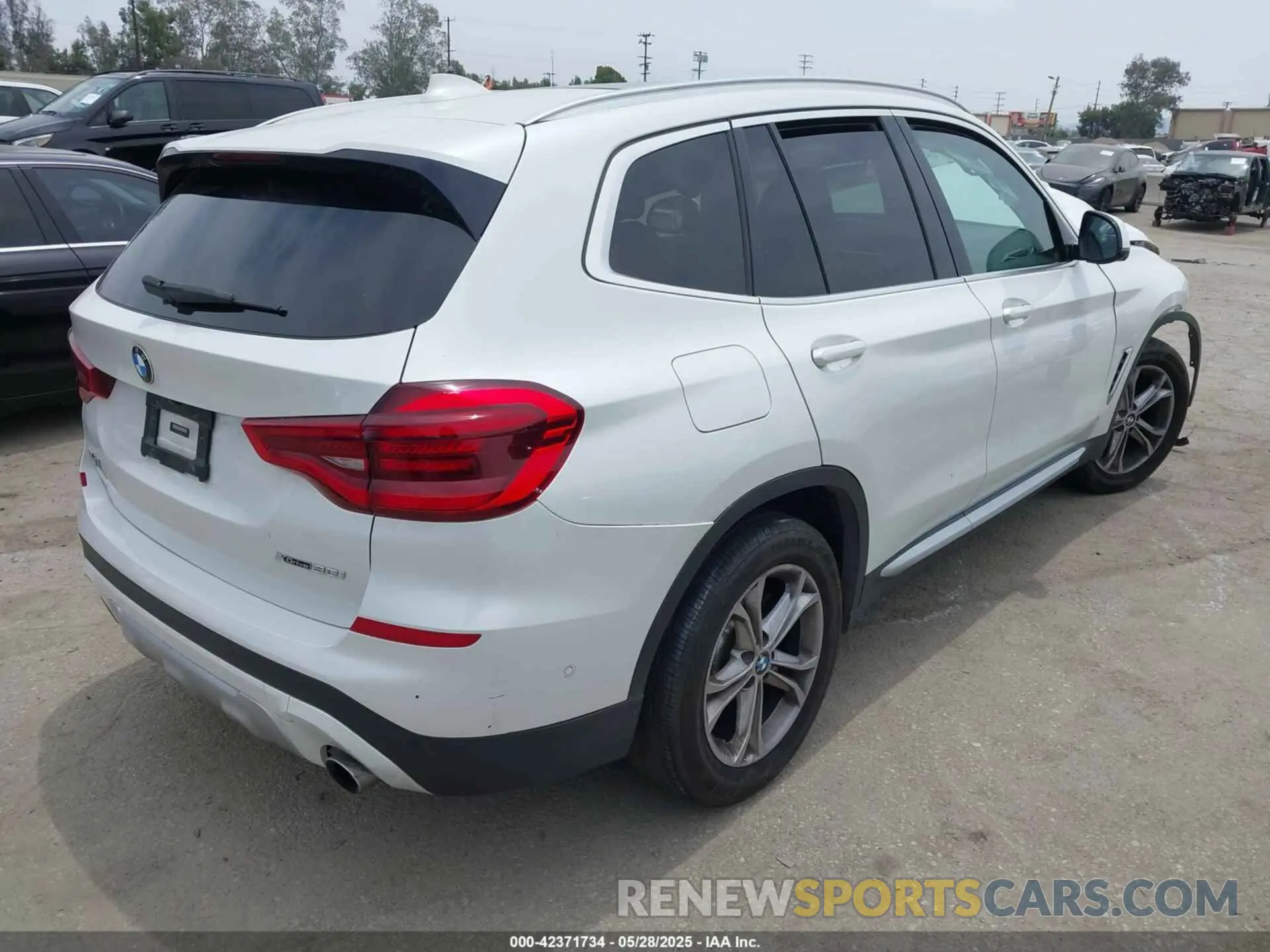 4 Photograph of a damaged car 5UXTY5C04L9C48154 BMW X3 2020