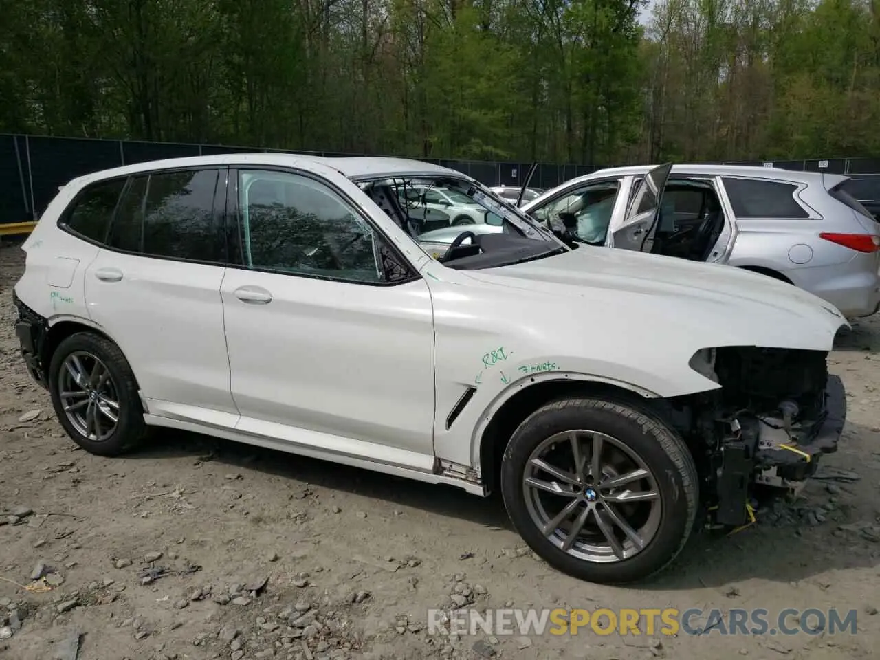 4 Photograph of a damaged car 5UXTY5C04L9C78898 BMW X3 2020