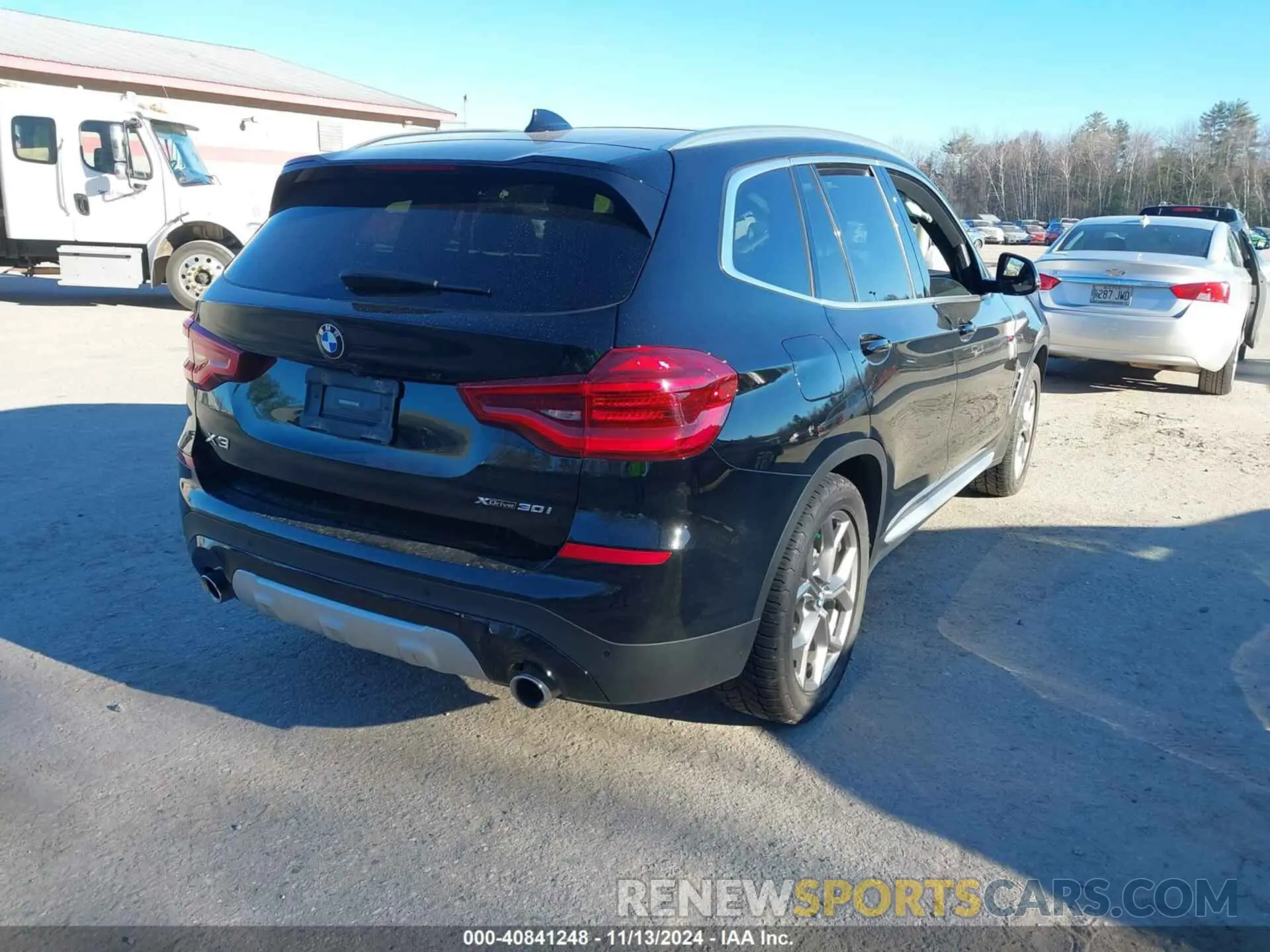 4 Photograph of a damaged car 5UXTY5C04LLT32264 BMW X3 2020