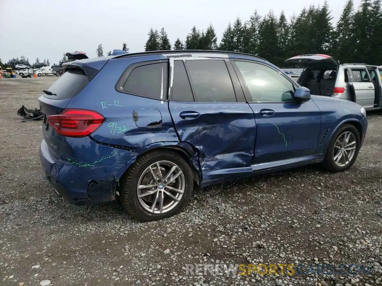 3 Photograph of a damaged car 5UXTY5C04LLT34919 BMW X3 2020