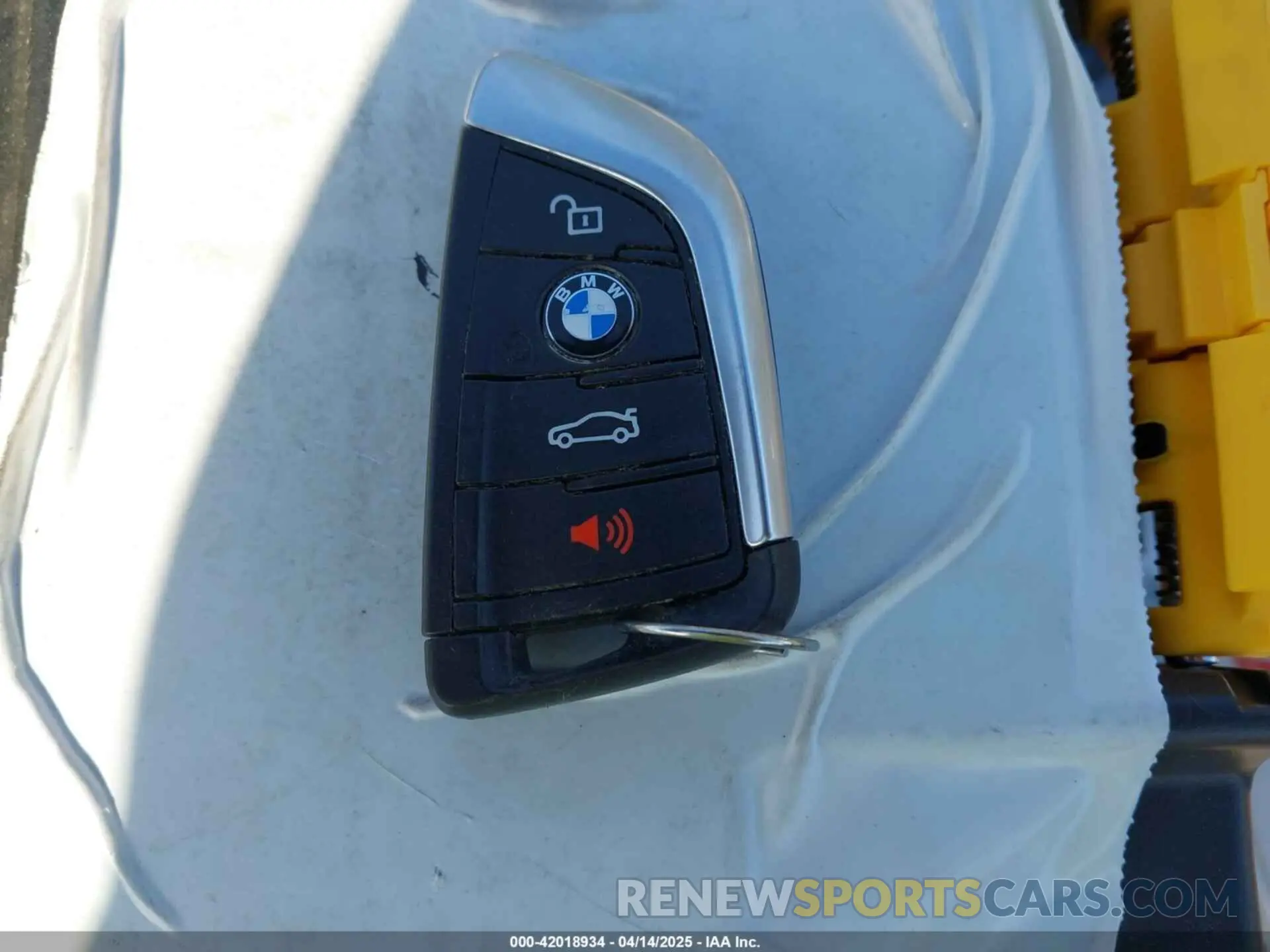 11 Photograph of a damaged car 5UXTY5C04LLT35519 BMW X3 2020