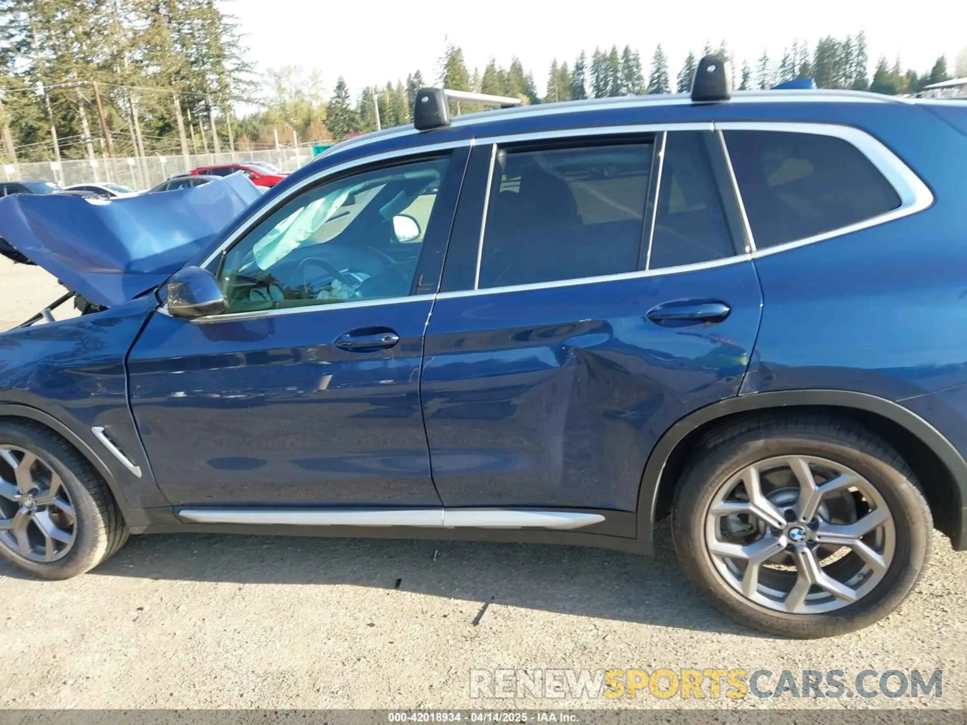 14 Photograph of a damaged car 5UXTY5C04LLT35519 BMW X3 2020