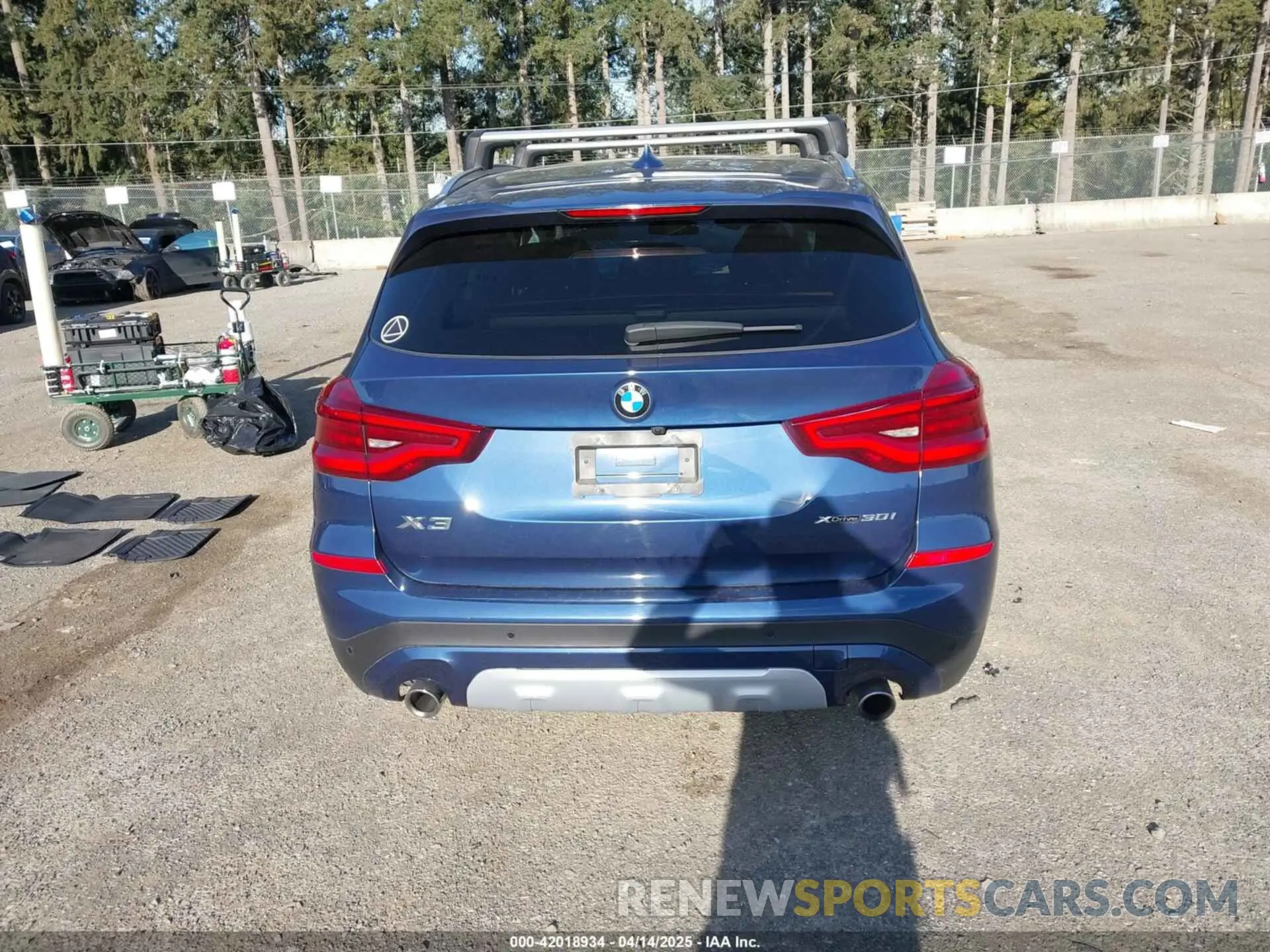 16 Photograph of a damaged car 5UXTY5C04LLT35519 BMW X3 2020
