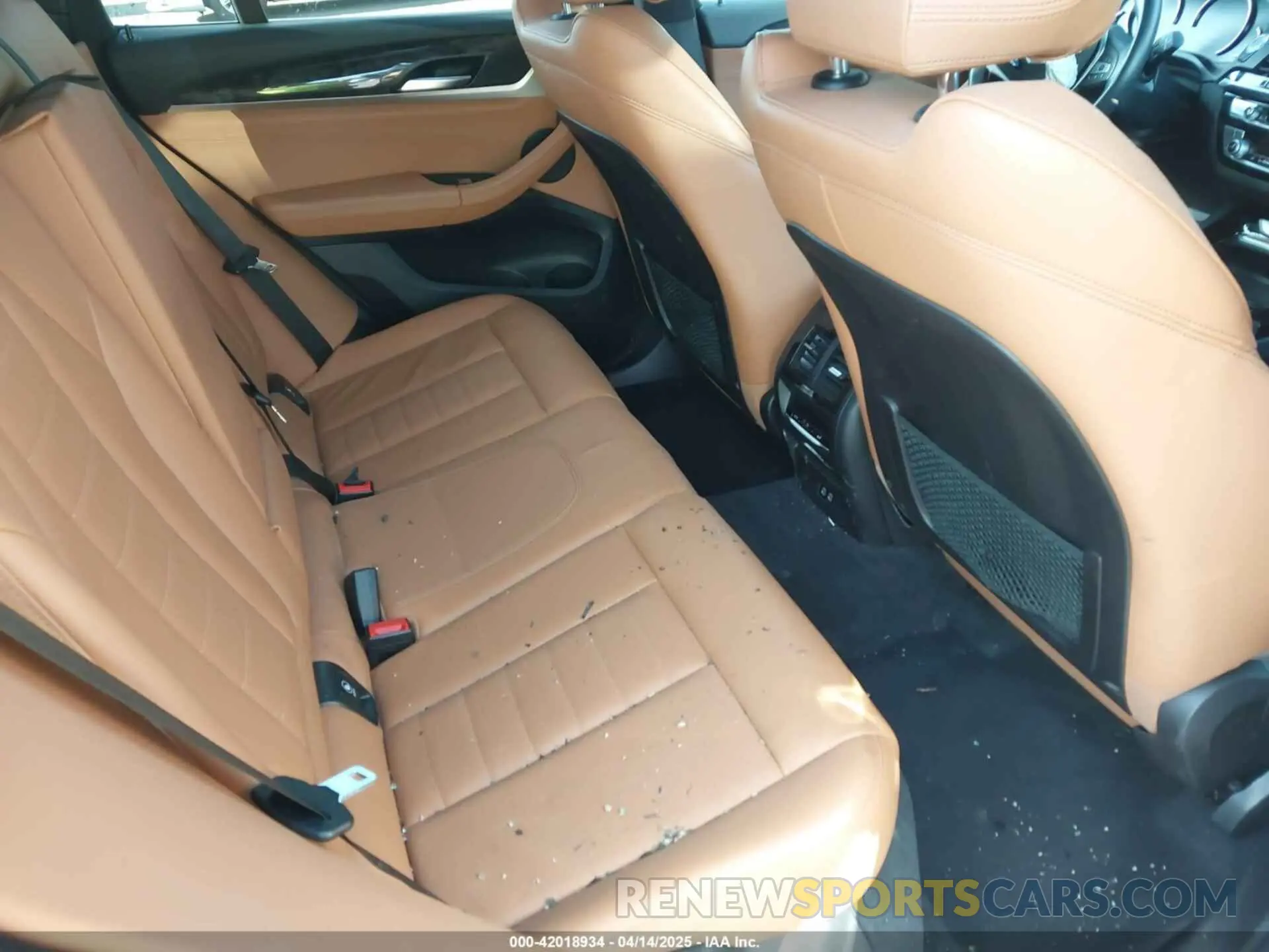 8 Photograph of a damaged car 5UXTY5C04LLT35519 BMW X3 2020