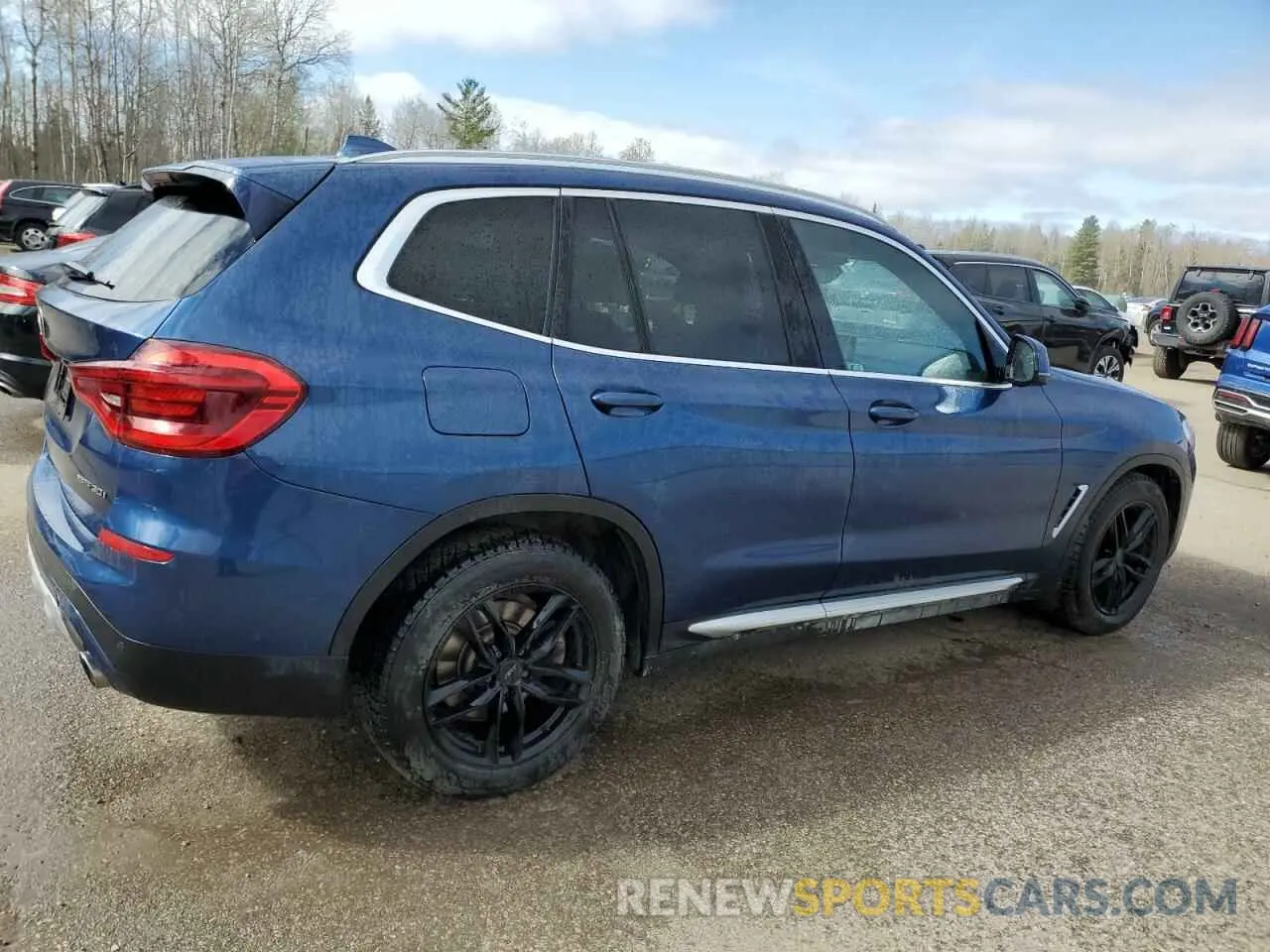 3 Photograph of a damaged car 5UXTY5C04LLT36945 BMW X3 2020