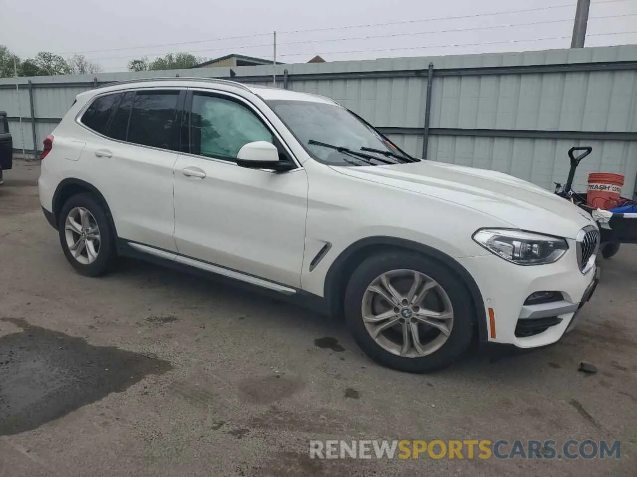 4 Photograph of a damaged car 5UXTY5C05L9B38911 BMW X3 2020