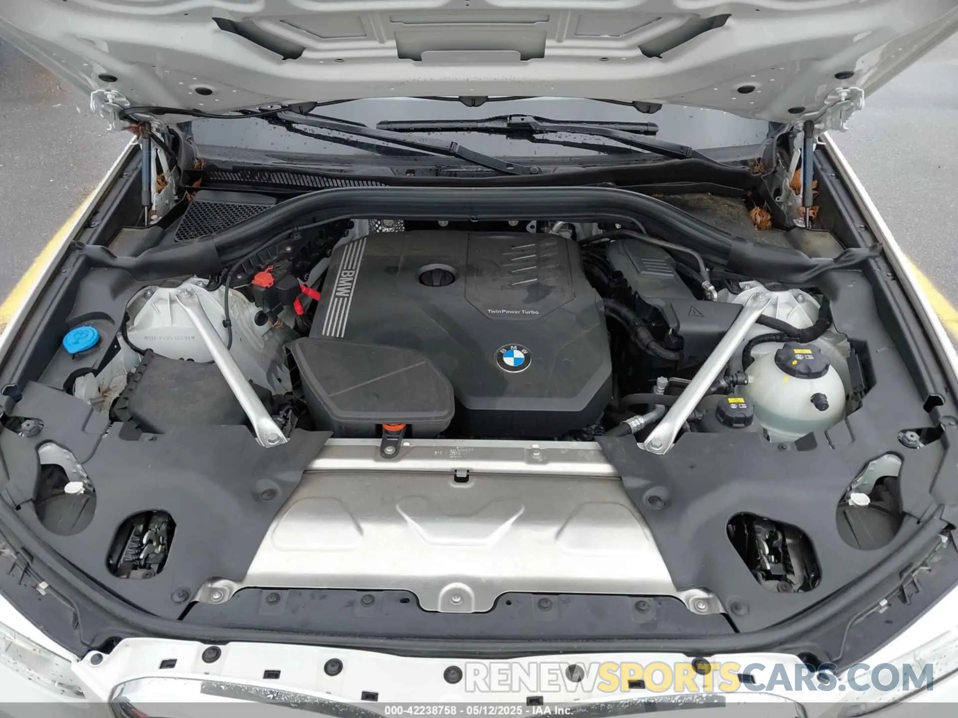 10 Photograph of a damaged car 5UXTY5C05L9B55188 BMW X3 2020