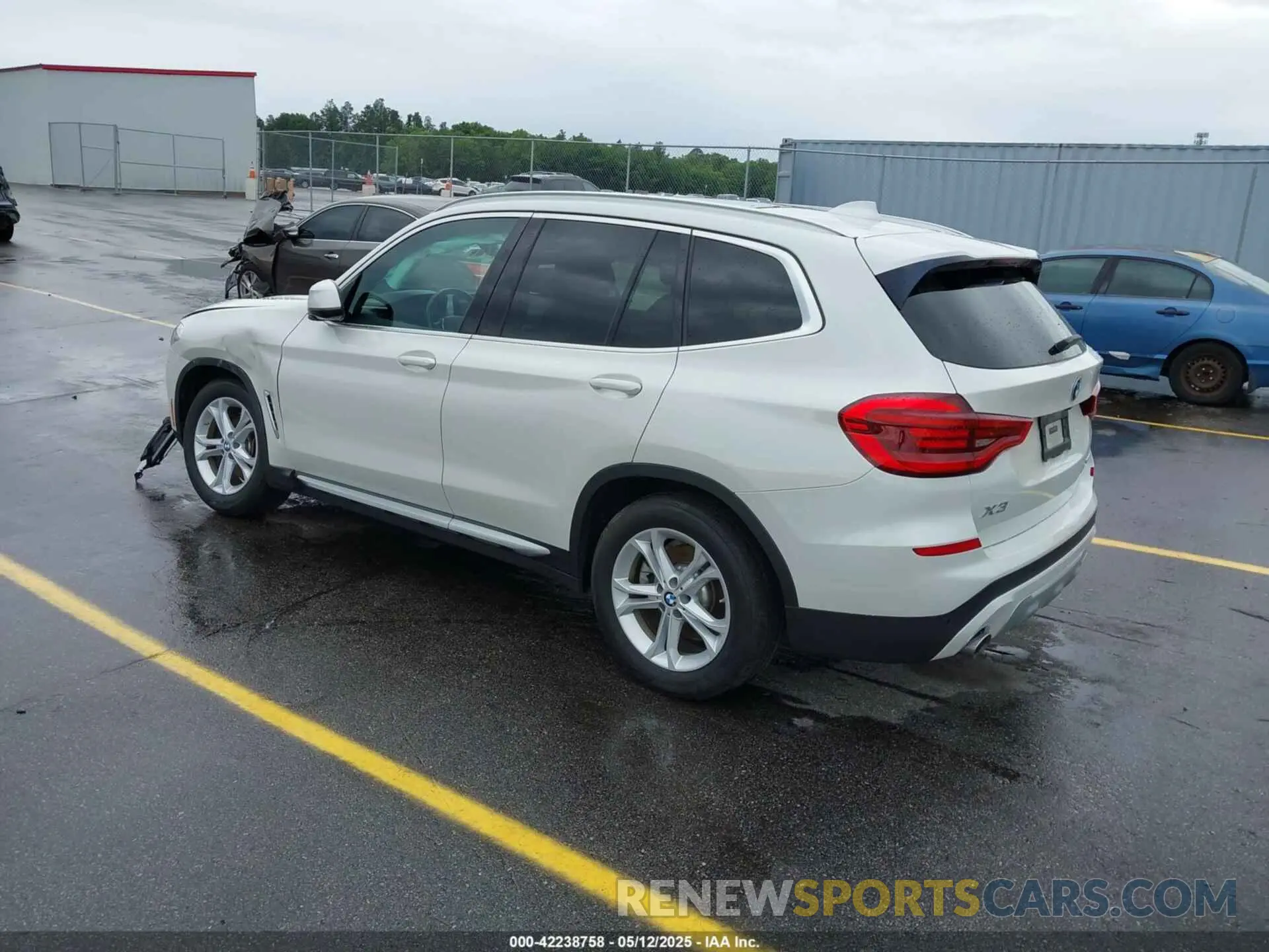 3 Photograph of a damaged car 5UXTY5C05L9B55188 BMW X3 2020