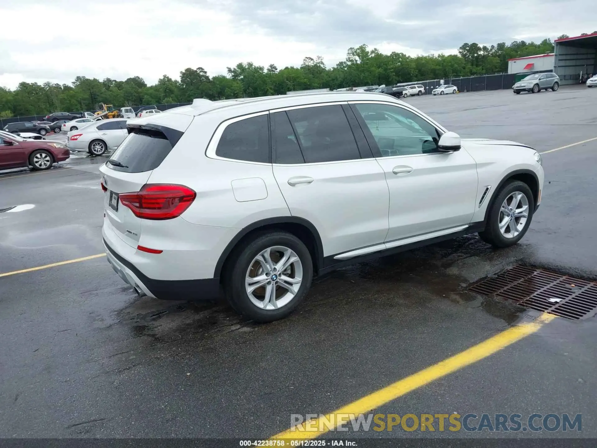 4 Photograph of a damaged car 5UXTY5C05L9B55188 BMW X3 2020