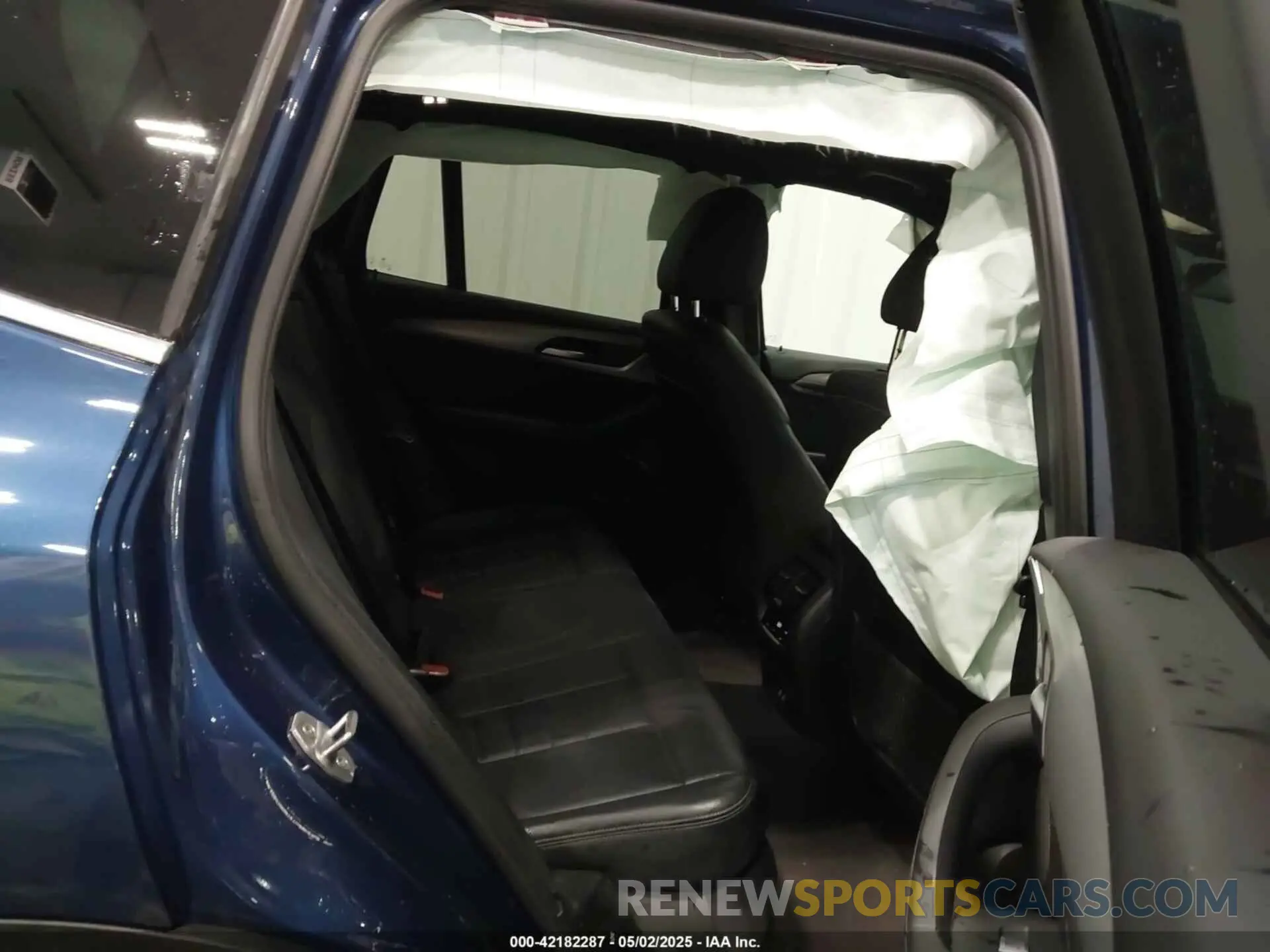 8 Photograph of a damaged car 5UXTY5C05L9B65106 BMW X3 2020