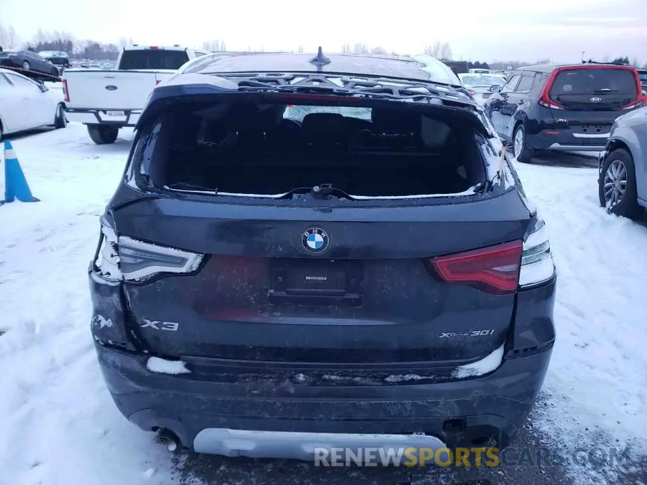 6 Photograph of a damaged car 5UXTY5C05L9B77675 BMW X3 2020