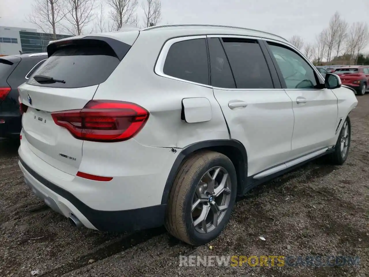 3 Photograph of a damaged car 5UXTY5C06L9C42310 BMW X3 2020