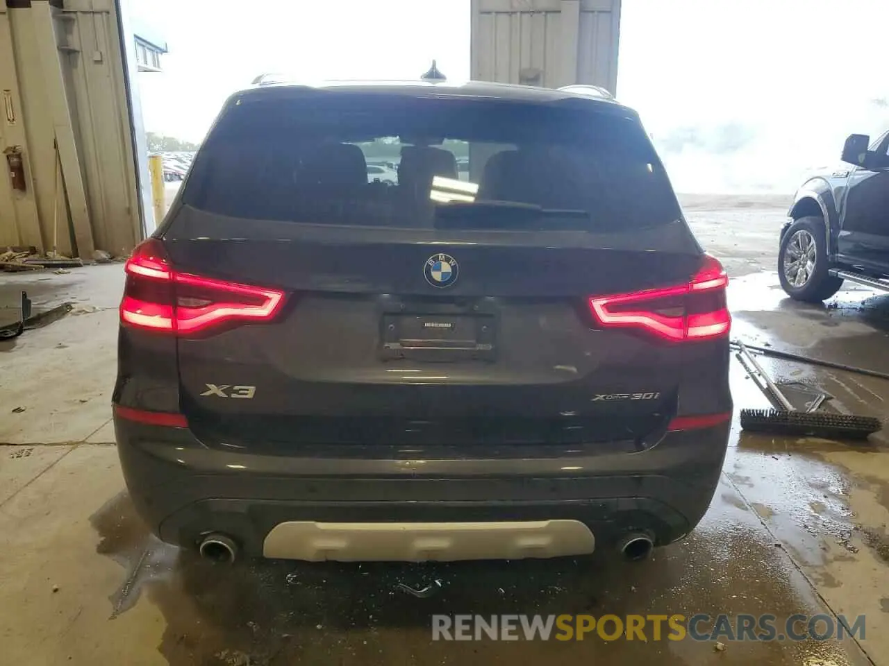 6 Photograph of a damaged car 5UXTY5C06L9C80670 BMW X3 2020