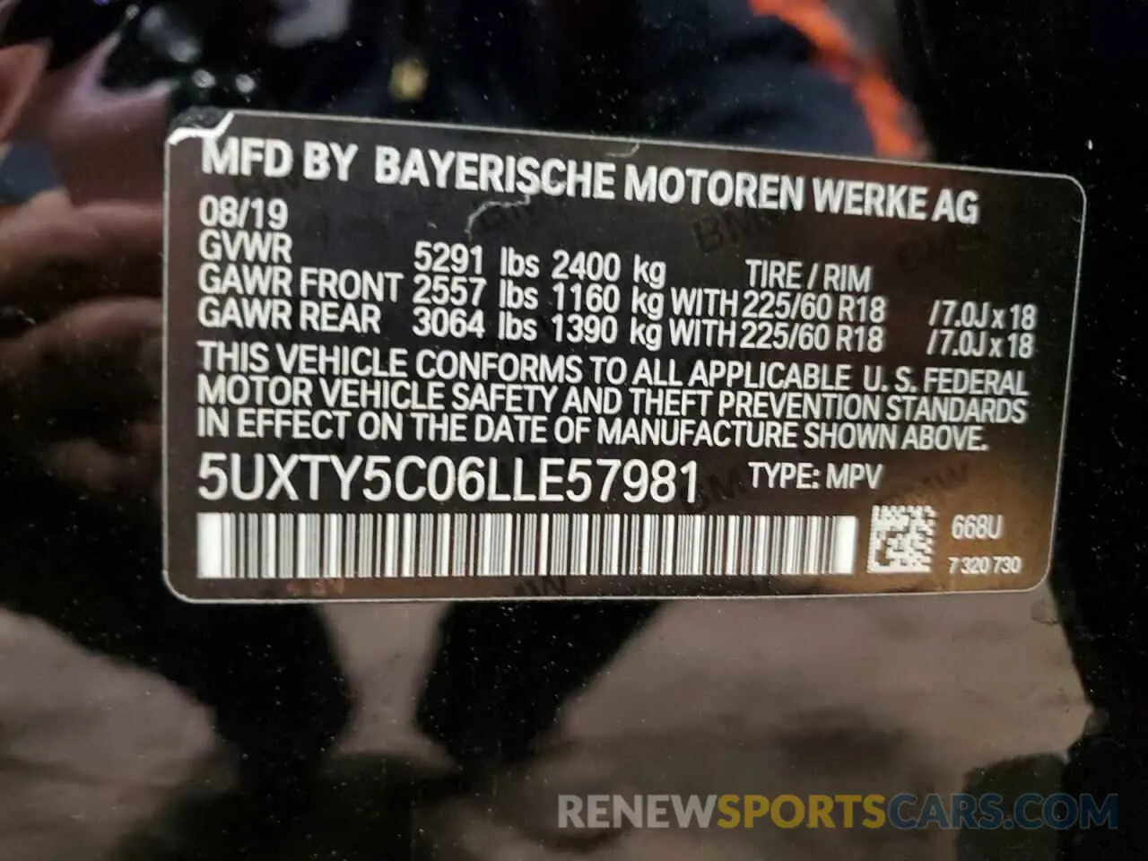 14 Photograph of a damaged car 5UXTY5C06LLE57981 BMW X3 2020