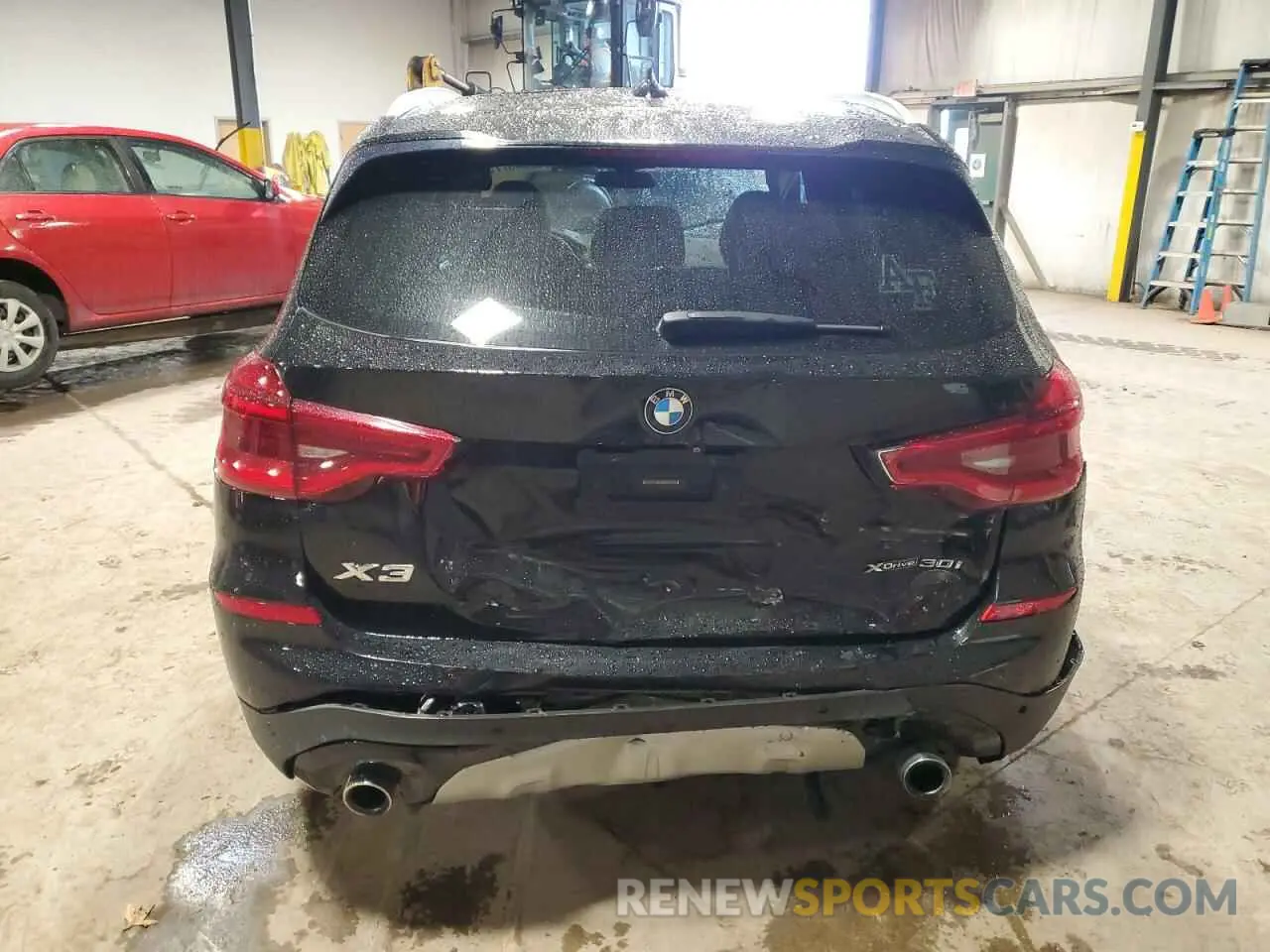 6 Photograph of a damaged car 5UXTY5C06LLE57981 BMW X3 2020