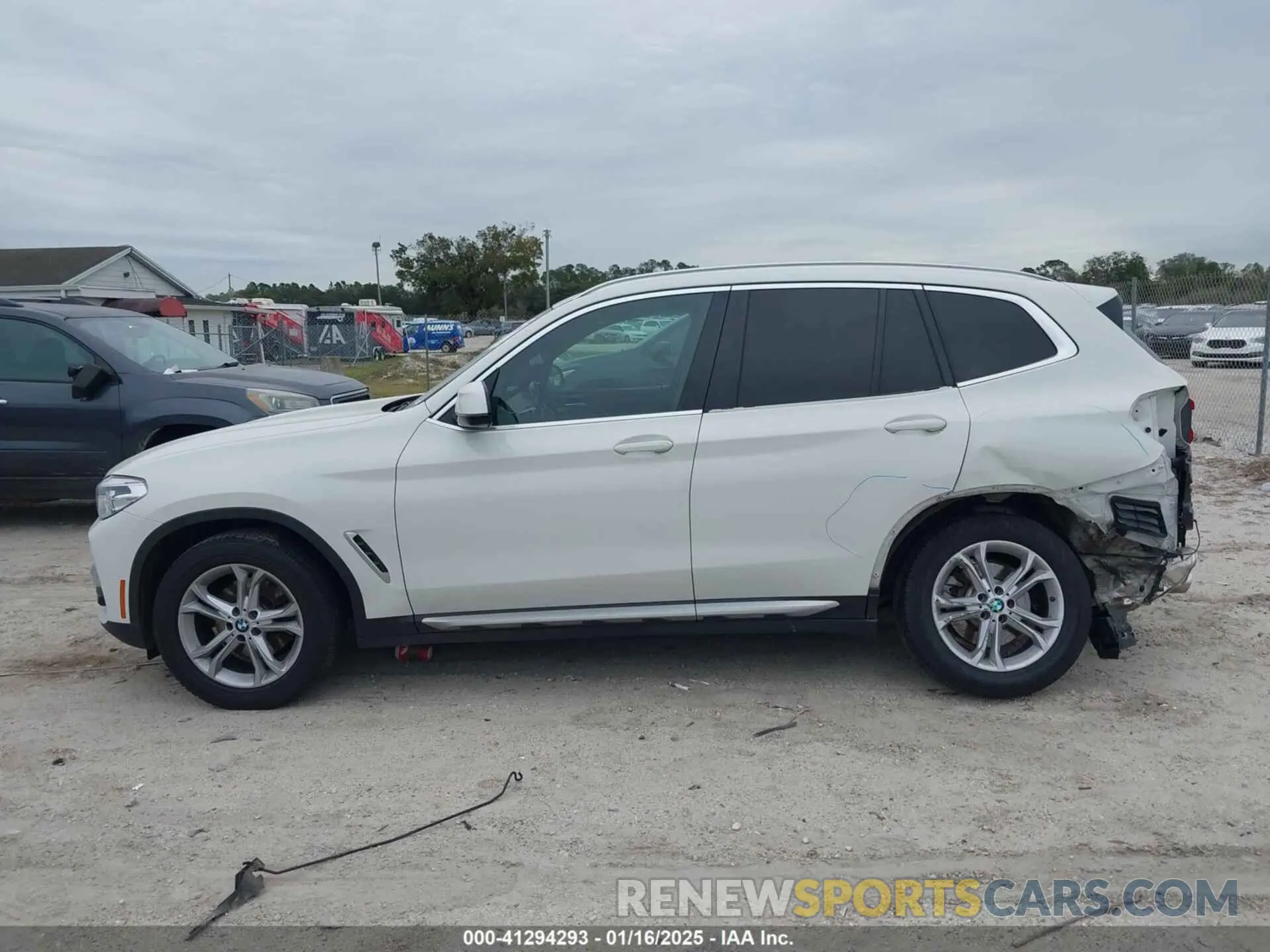 15 Photograph of a damaged car 5UXTY5C07LLT31836 BMW X3 2020