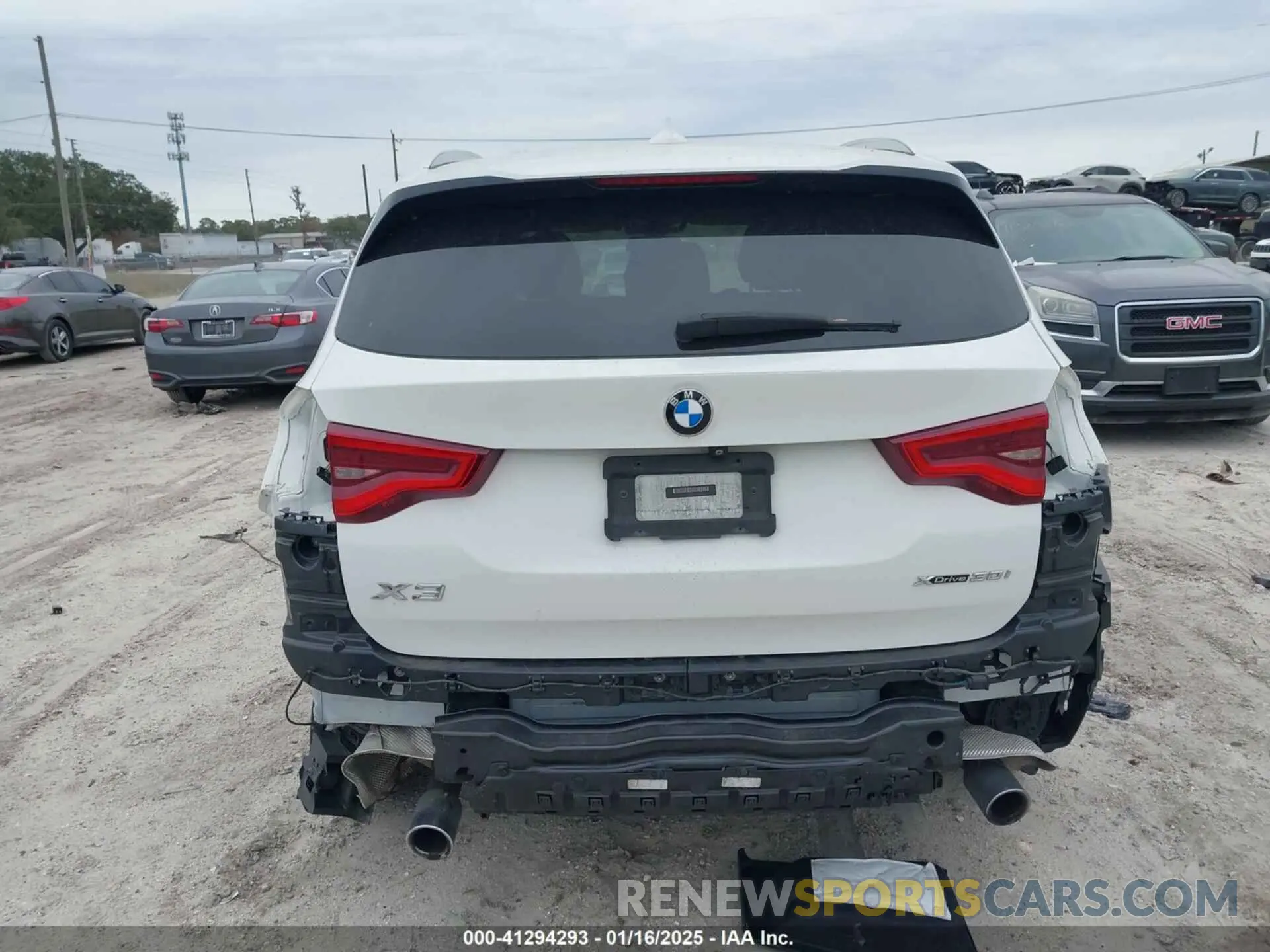 17 Photograph of a damaged car 5UXTY5C07LLT31836 BMW X3 2020