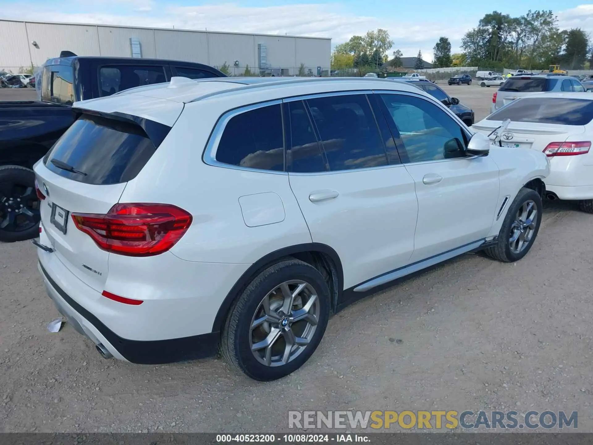 4 Photograph of a damaged car 5UXTY5C07LLT33568 BMW X3 2020