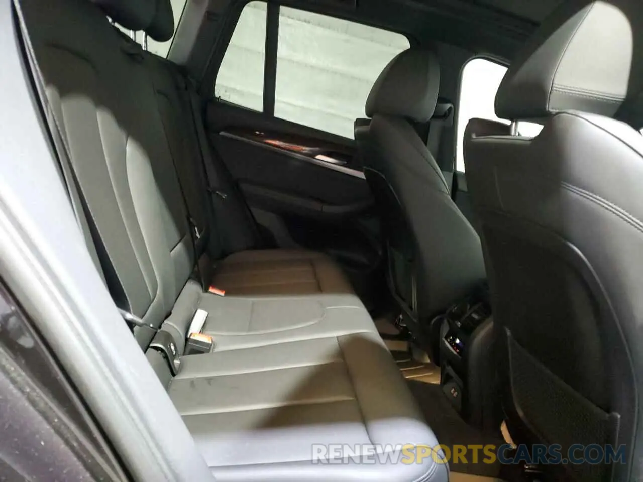 11 Photograph of a damaged car 5UXTY5C07LLT36938 BMW X3 2020
