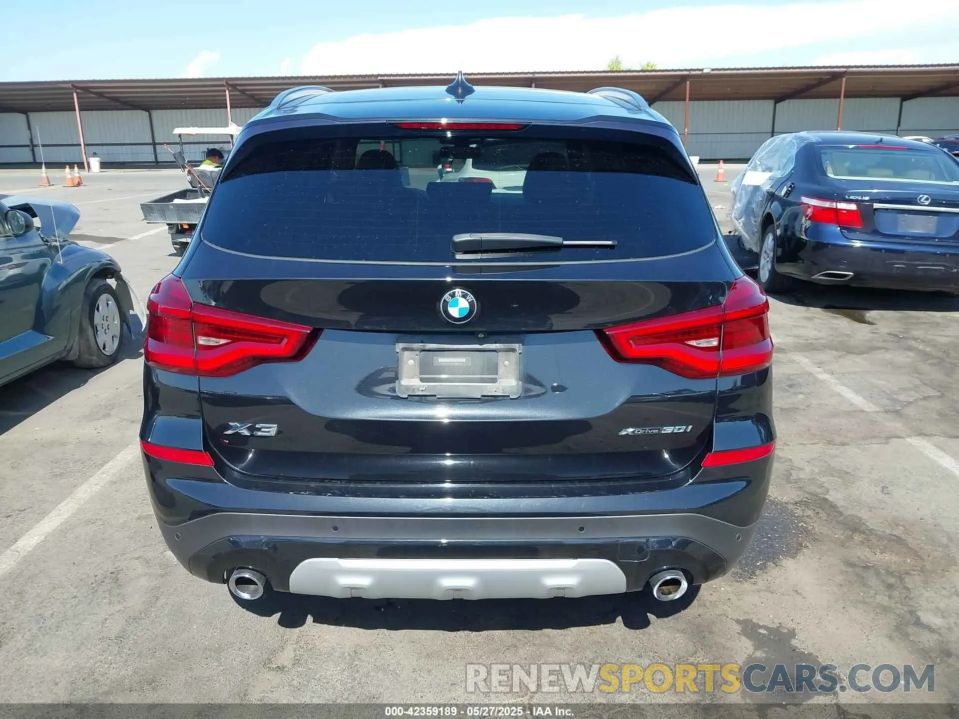 16 Photograph of a damaged car 5UXTY5C08L9B89724 BMW X3 2020