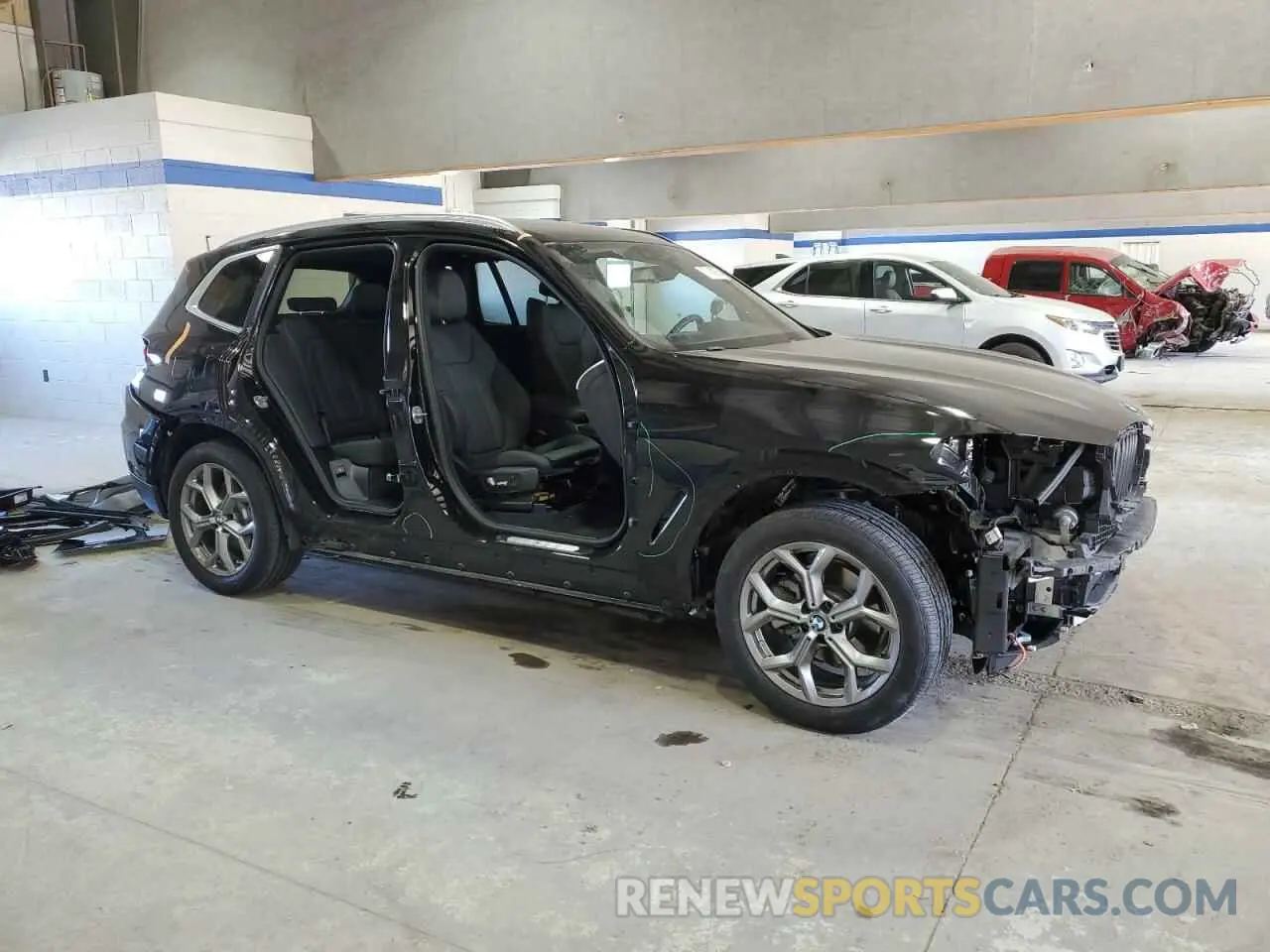 4 Photograph of a damaged car 5UXTY5C08L9D08050 BMW X3 2020