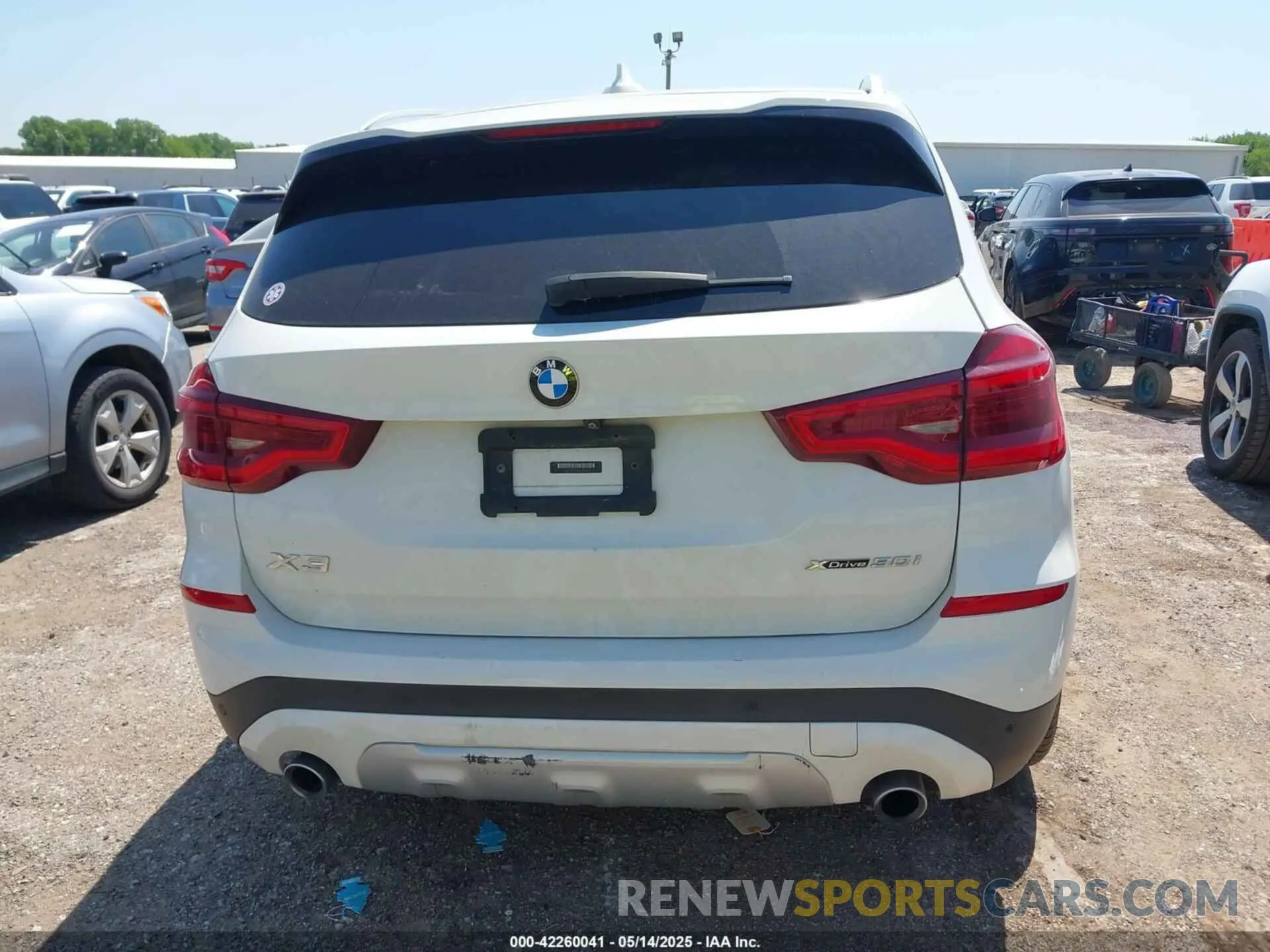 16 Photograph of a damaged car 5UXTY5C08LLT32154 BMW X3 2020