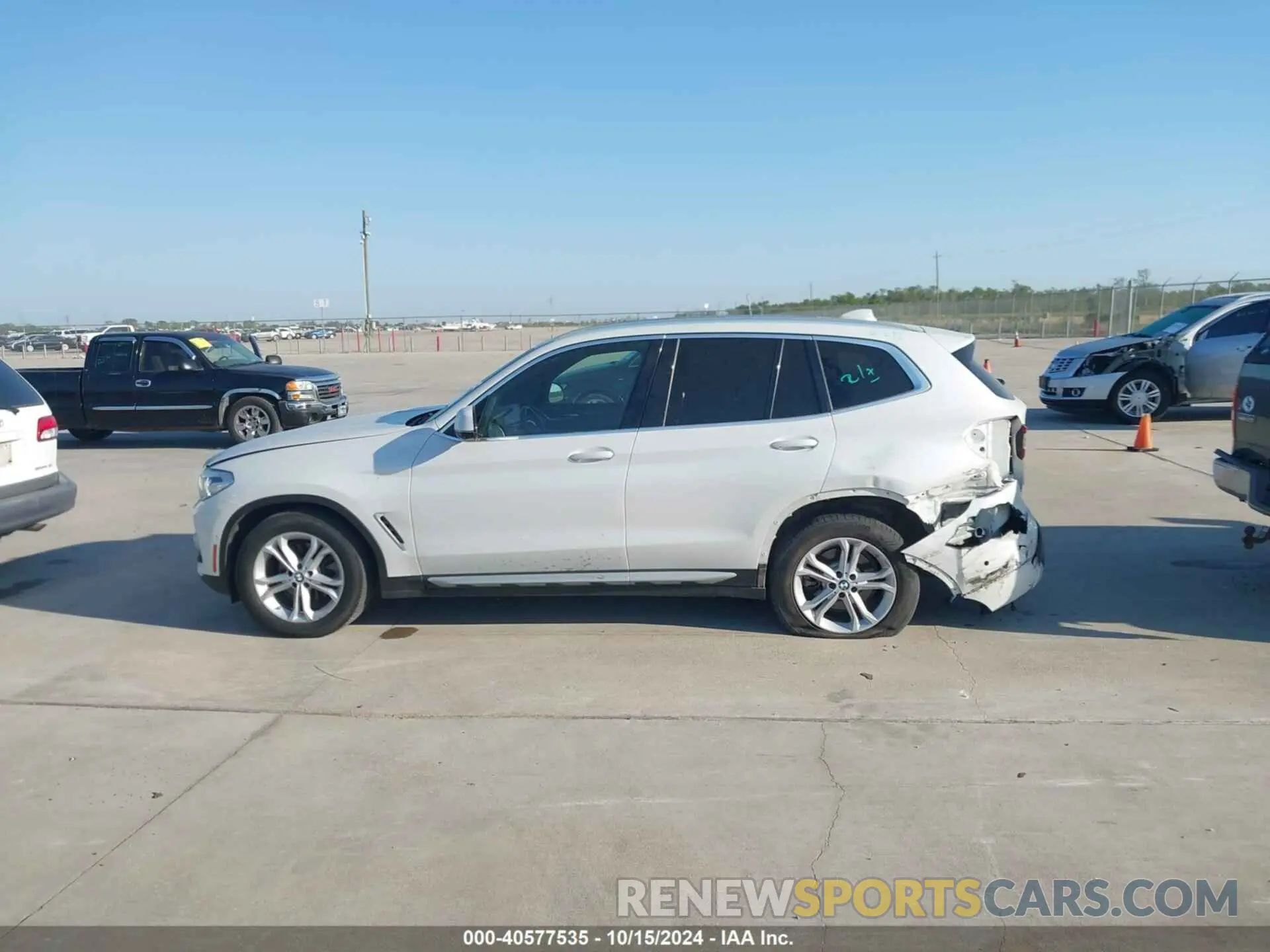 15 Photograph of a damaged car 5UXTY5C08LLT38522 BMW X3 2020