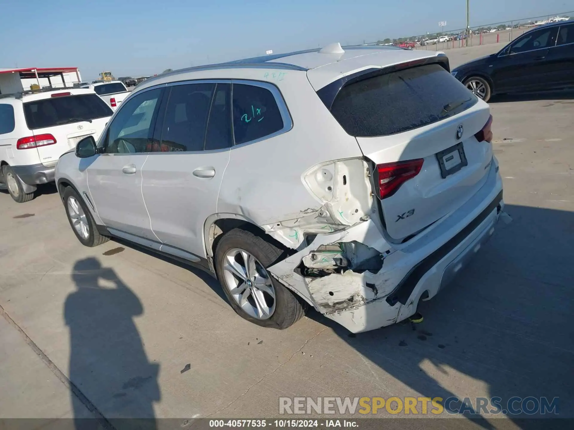 3 Photograph of a damaged car 5UXTY5C08LLT38522 BMW X3 2020
