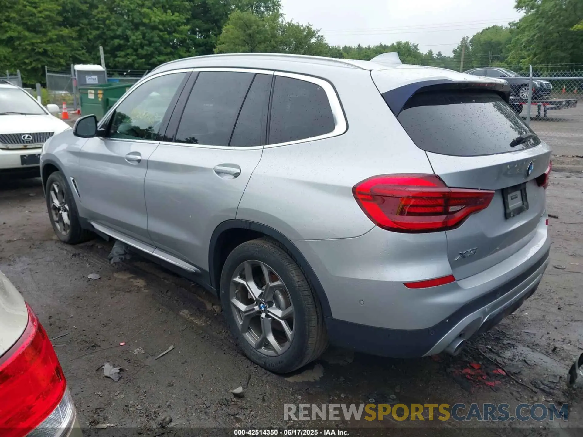 3 Photograph of a damaged car 5UXTY5C09L9B36689 BMW X3 2020