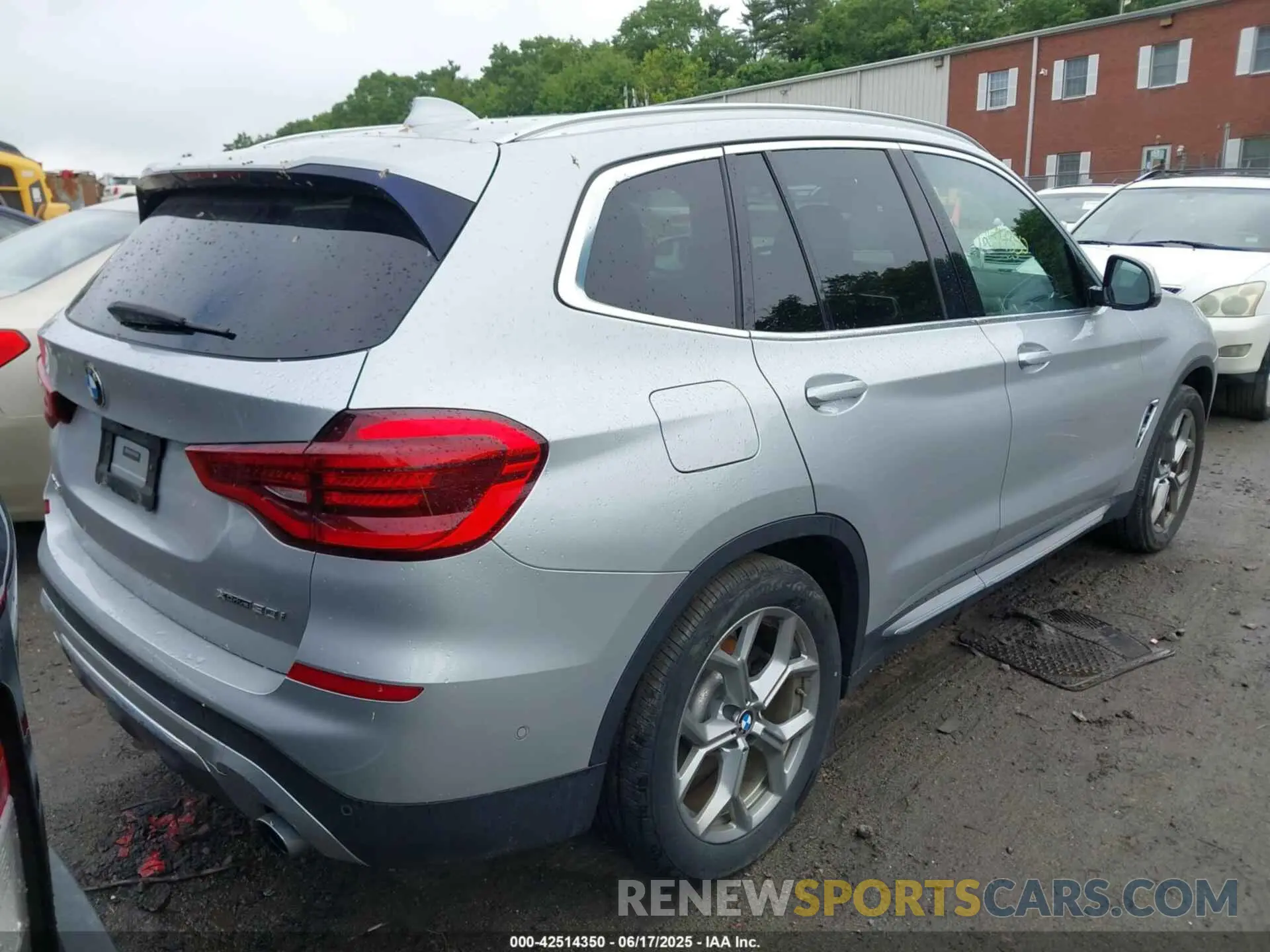 4 Photograph of a damaged car 5UXTY5C09L9B36689 BMW X3 2020