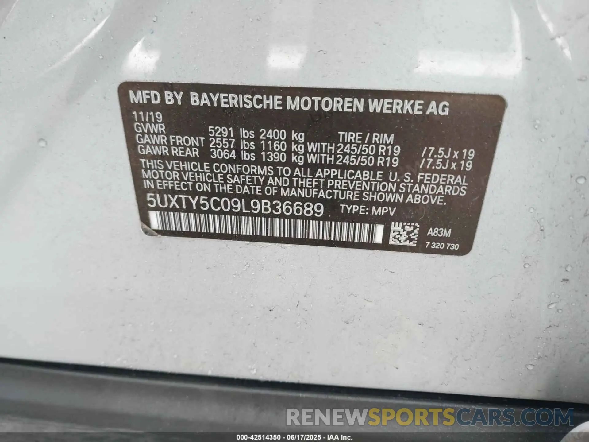 9 Photograph of a damaged car 5UXTY5C09L9B36689 BMW X3 2020