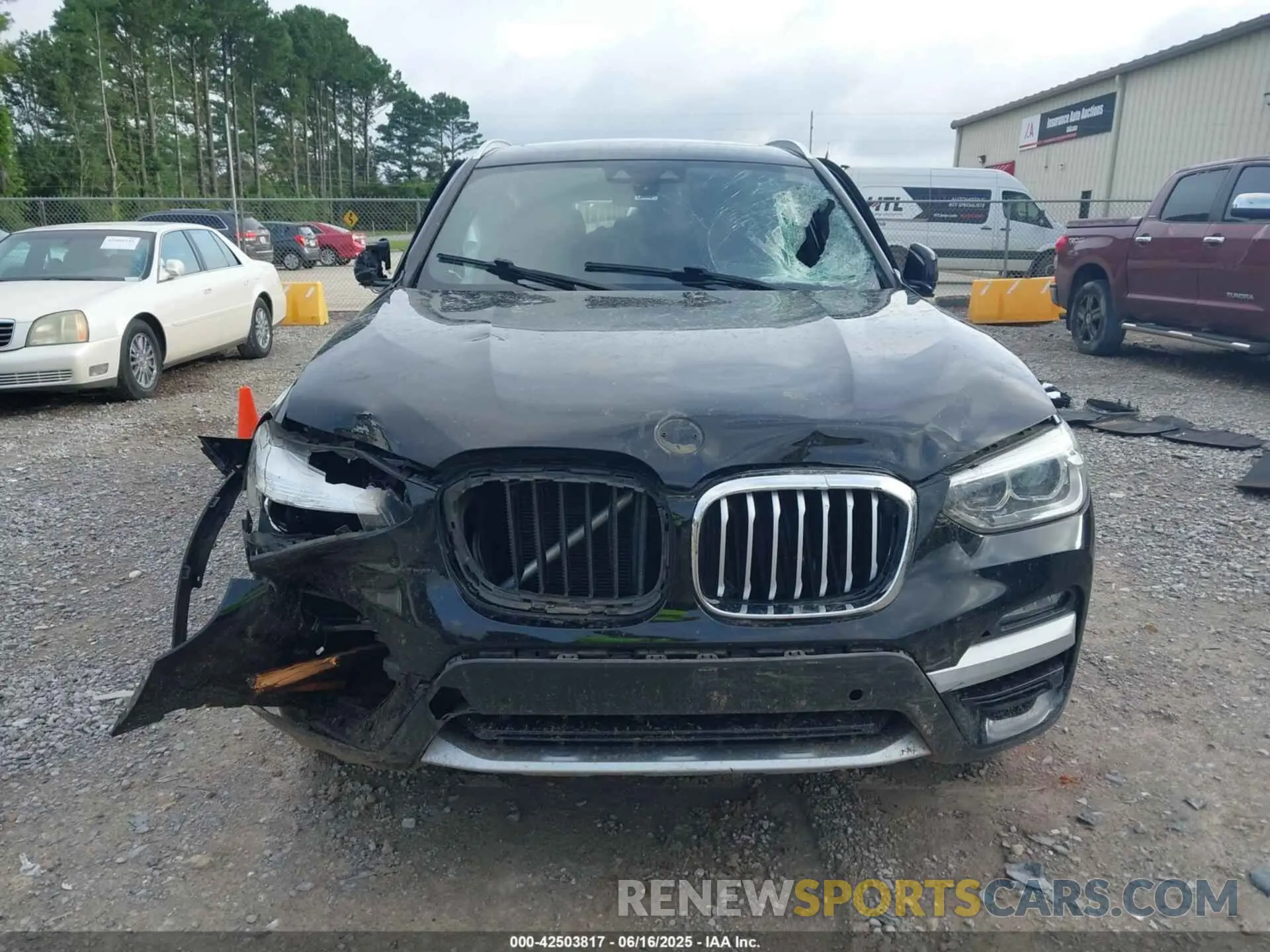 12 Photograph of a damaged car 5UXTY5C09LLE58039 BMW X3 2020