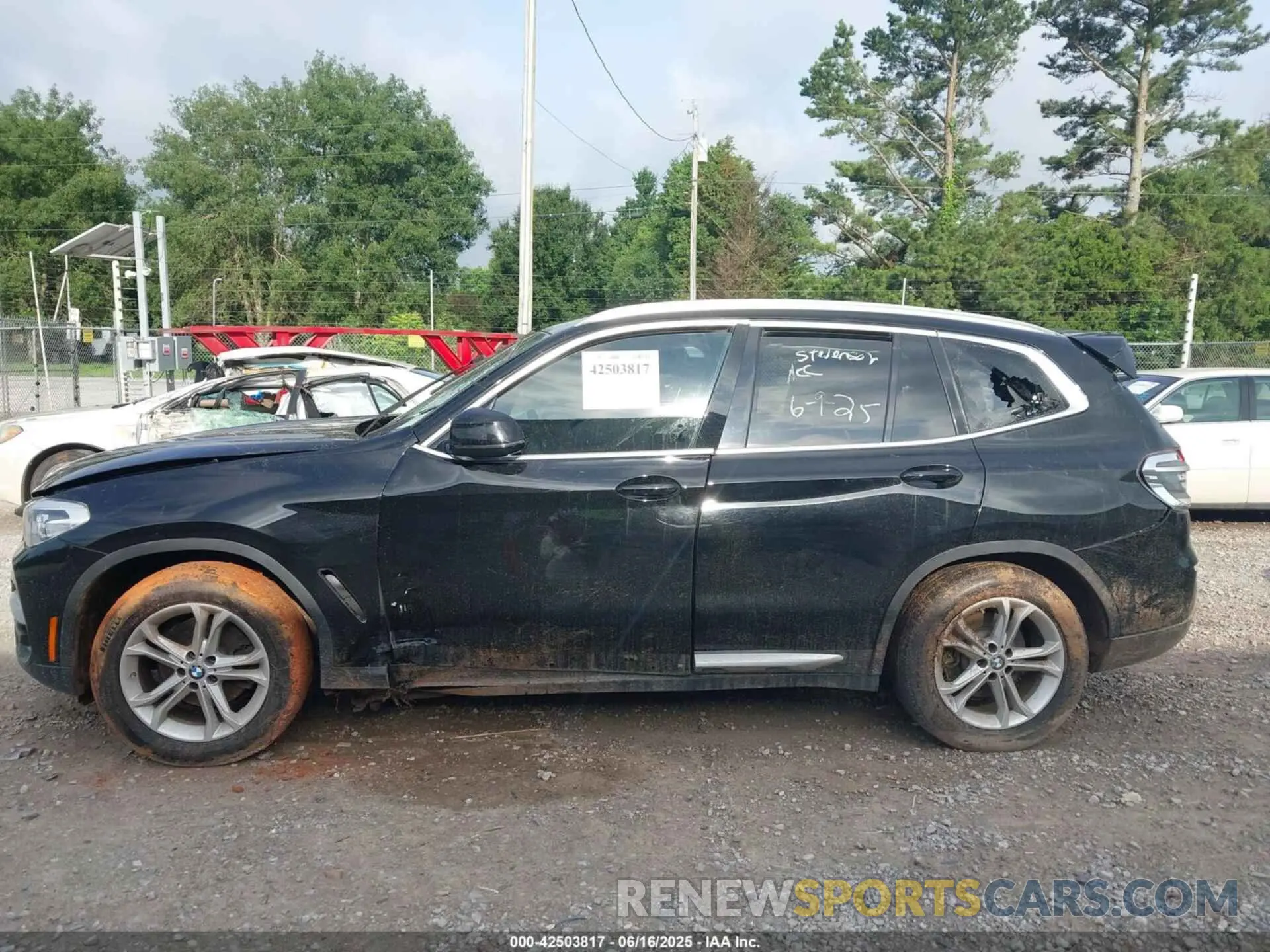 14 Photograph of a damaged car 5UXTY5C09LLE58039 BMW X3 2020