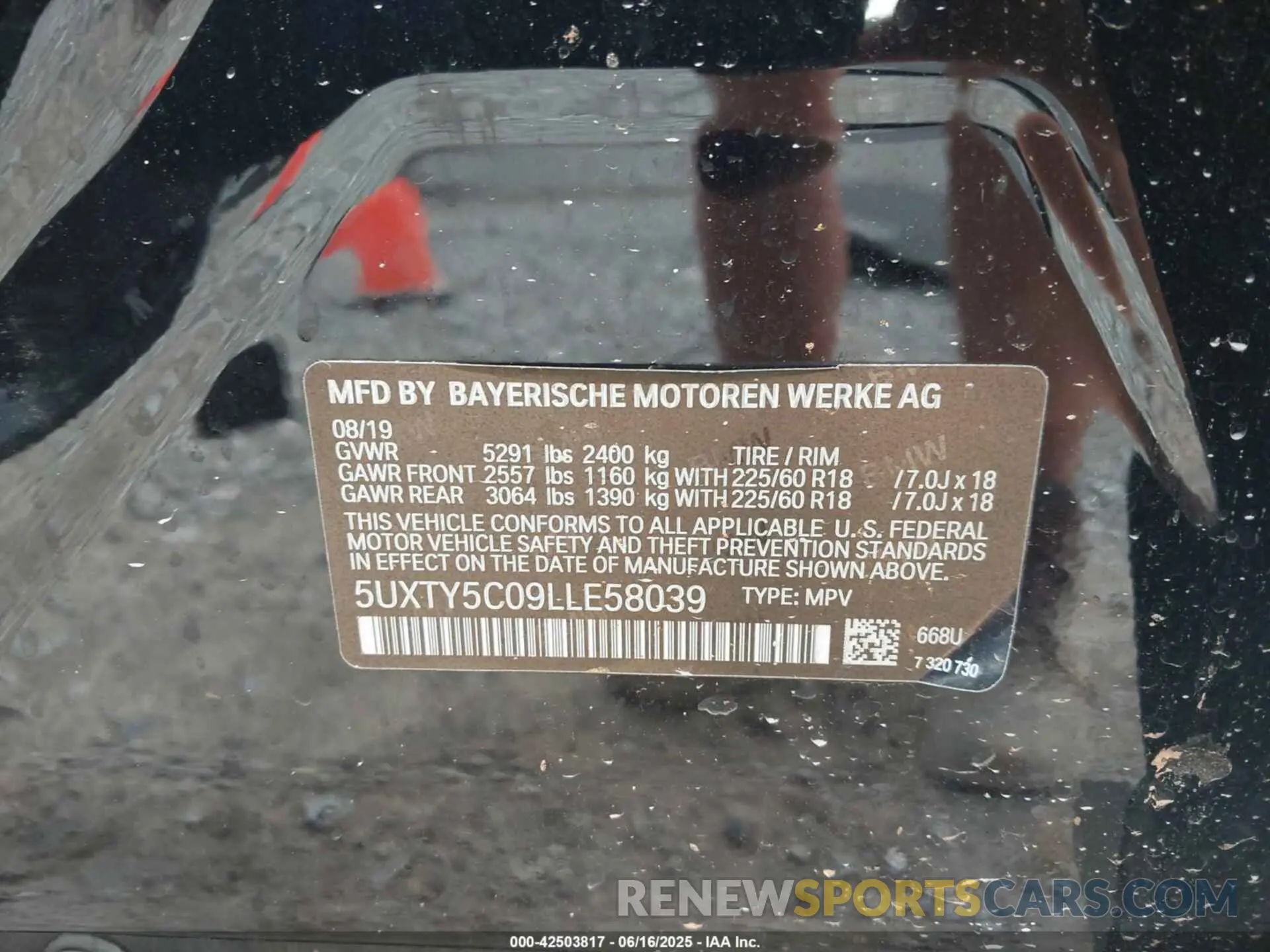 9 Photograph of a damaged car 5UXTY5C09LLE58039 BMW X3 2020