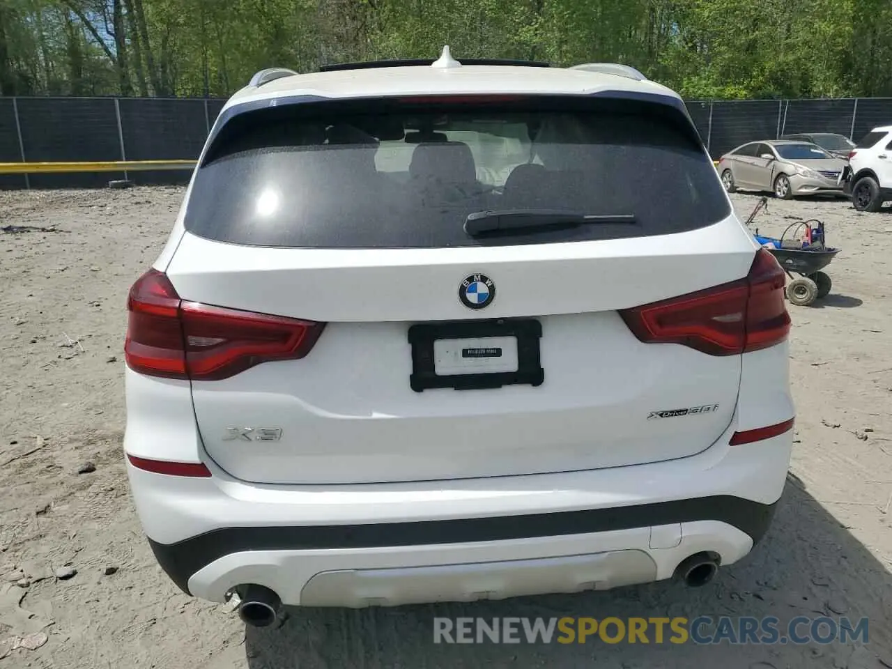 6 Photograph of a damaged car 5UXTY5C09LLT33023 BMW X3 2020