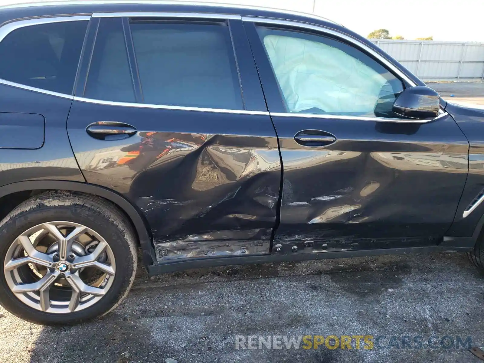 9 Photograph of a damaged car 5UXTY5C0XL9B90440 BMW X3 2020