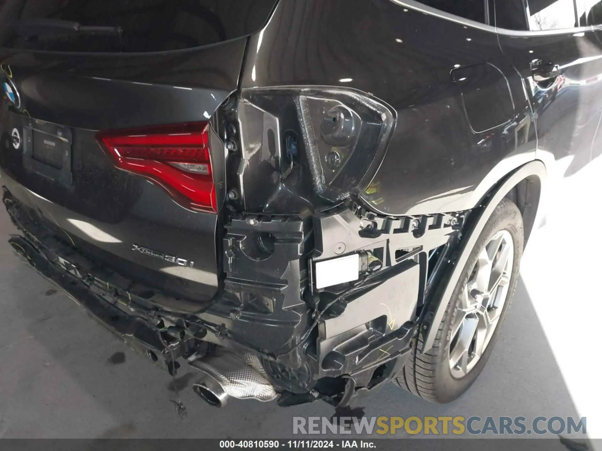 17 Photograph of a damaged car 5UXTY5C0XL9C64620 BMW X3 2020