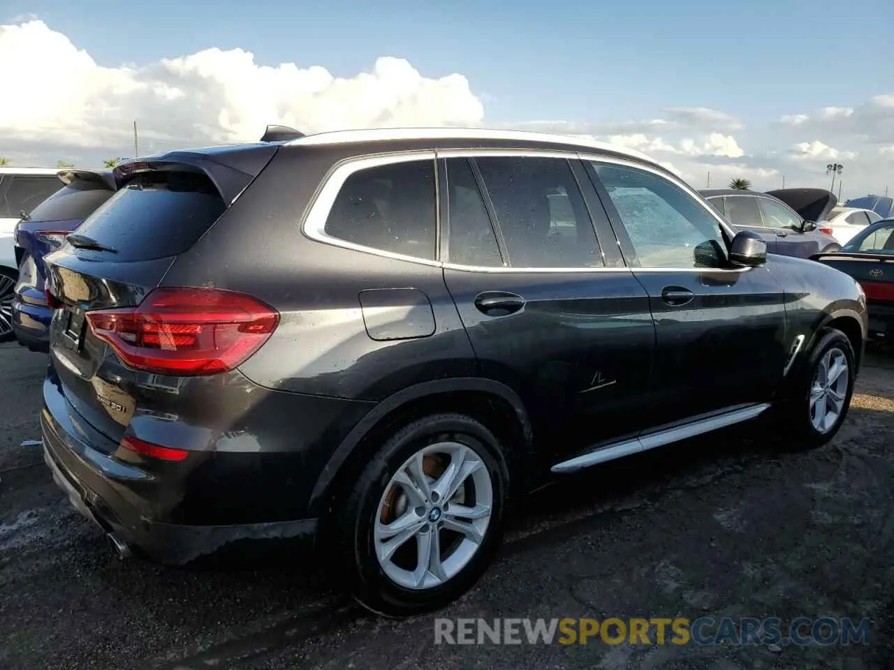 3 Photograph of a damaged car 5UXTY5C0XL9D06915 BMW X3 2020