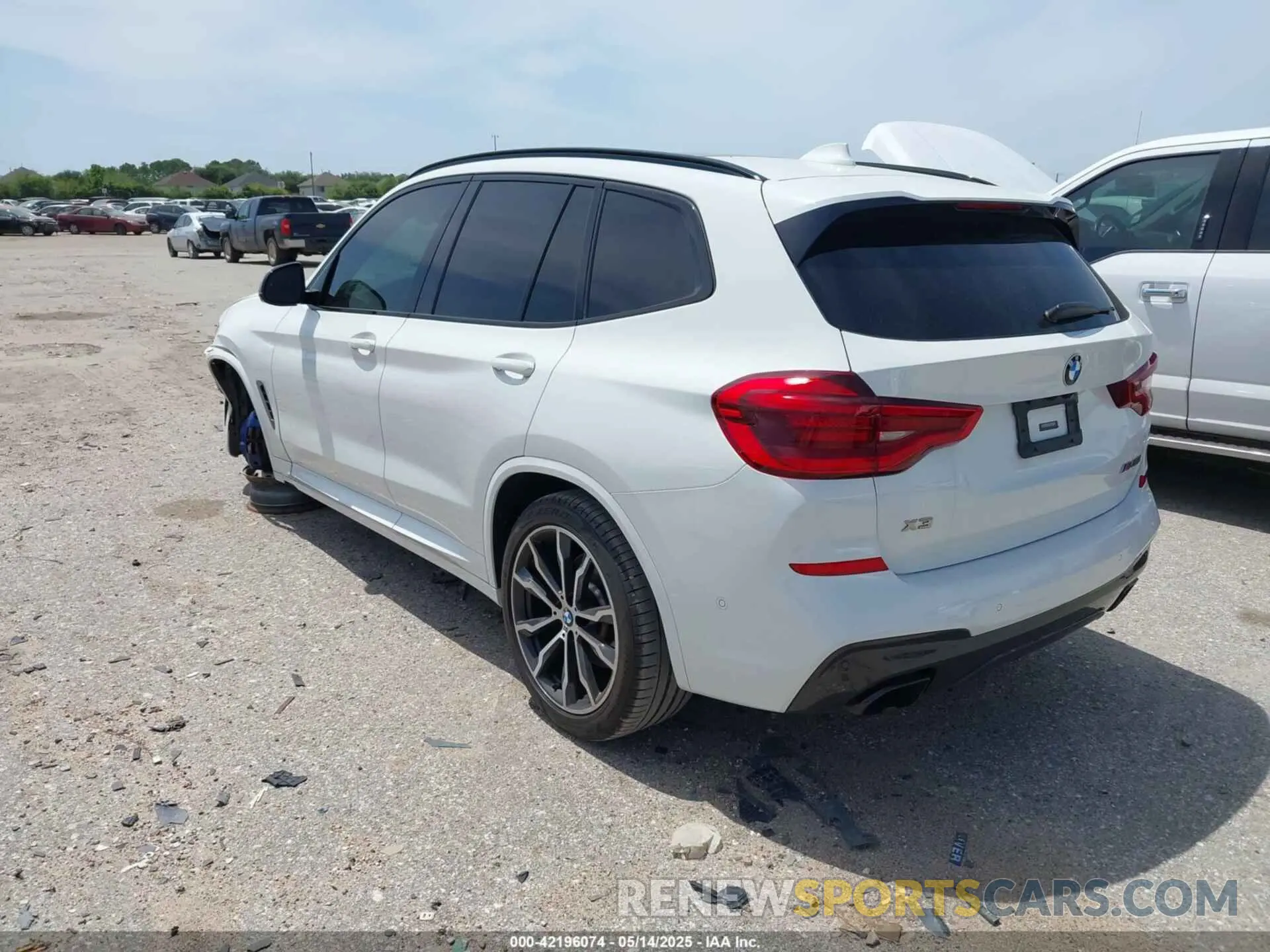 3 Photograph of a damaged car 5UXTY9C00L9B03829 BMW X3 2020