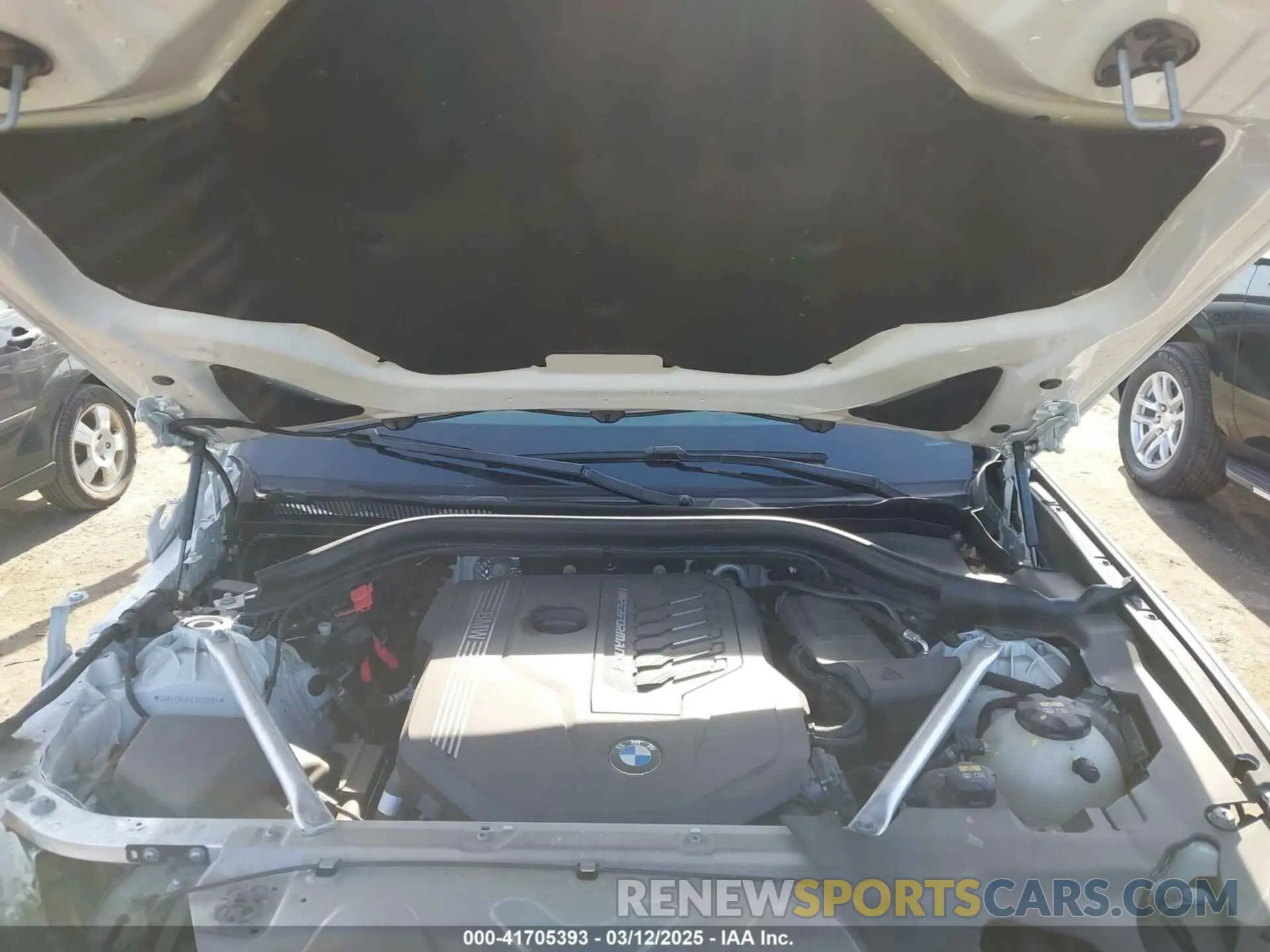 10 Photograph of a damaged car 5UXTY9C04L9B25297 BMW X3 2020