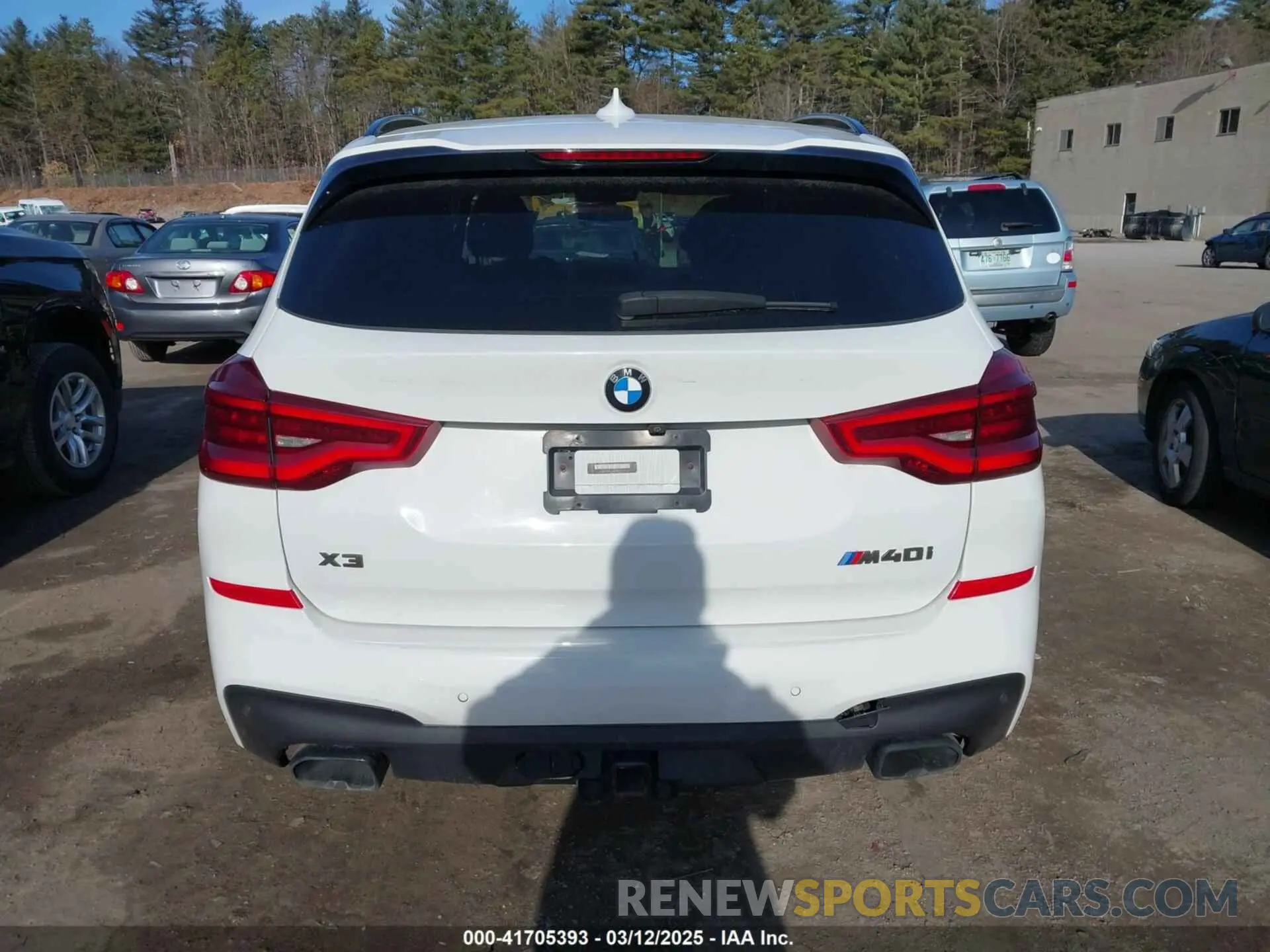 17 Photograph of a damaged car 5UXTY9C04L9B25297 BMW X3 2020